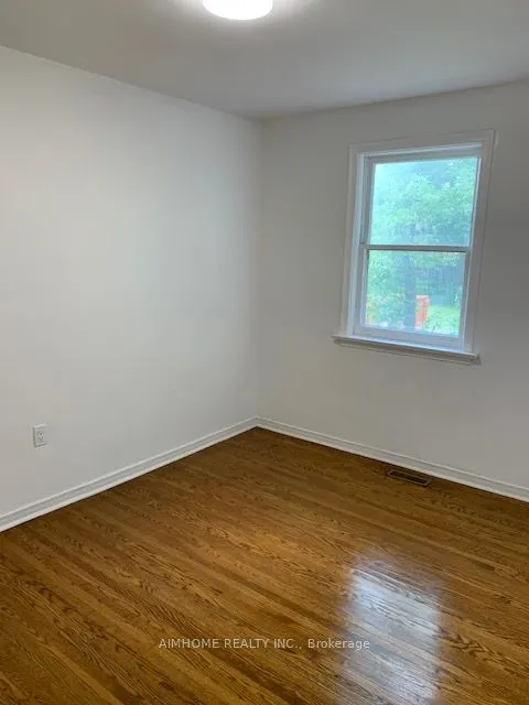 224 Finch Avenue E, #Main Fl