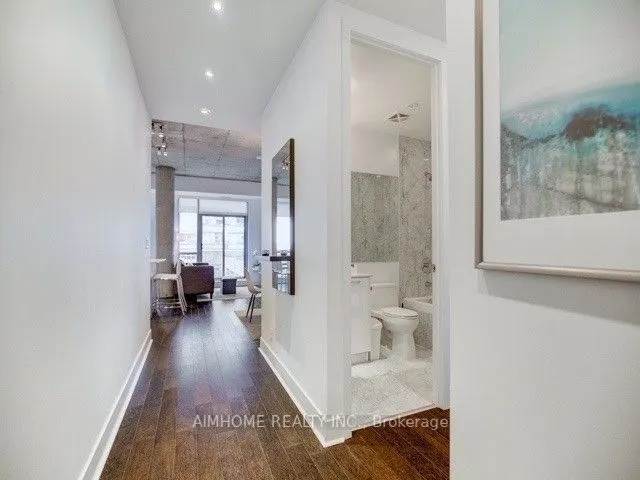 399 Adelaide Street, #804