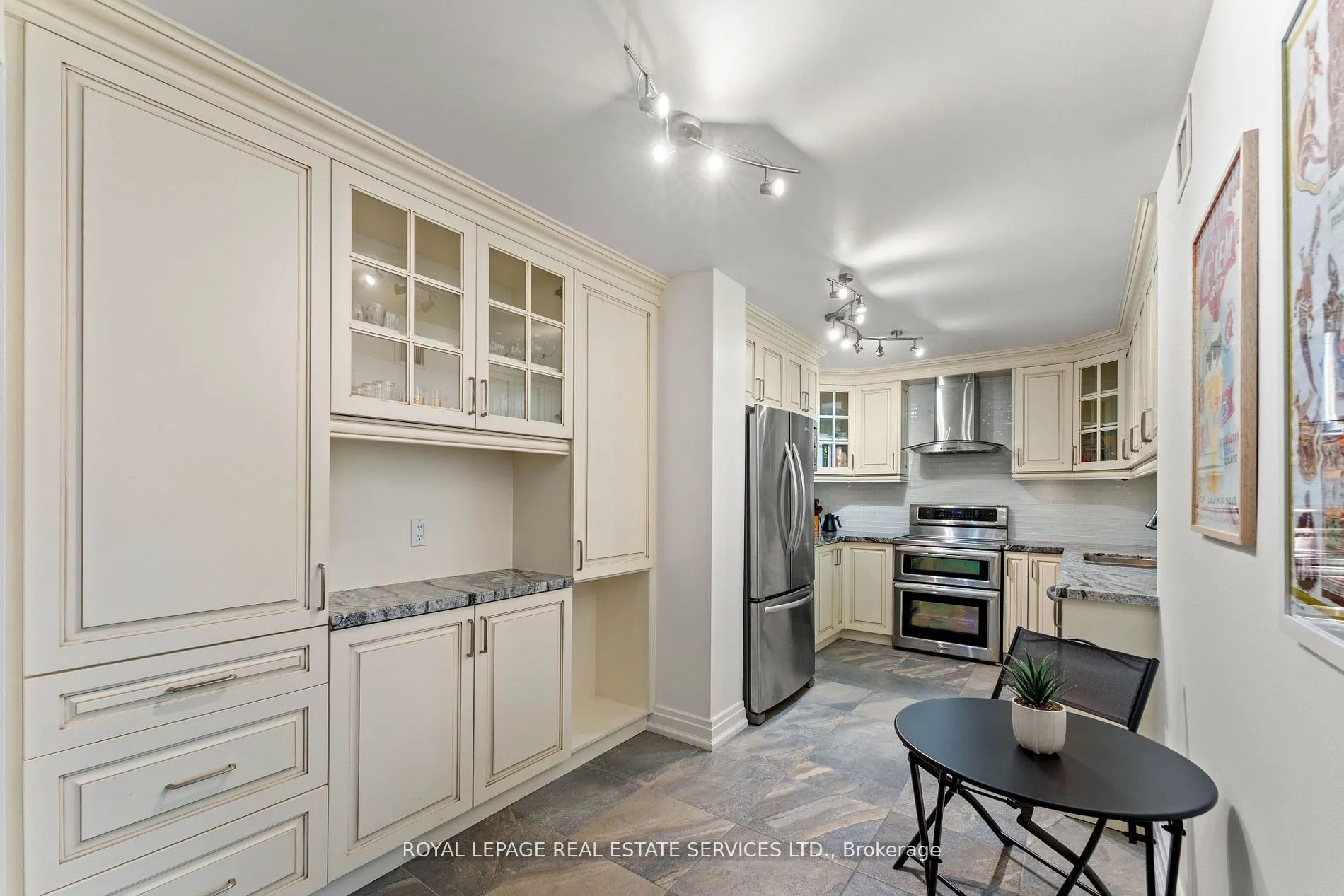 5444 Yonge Street, #1711