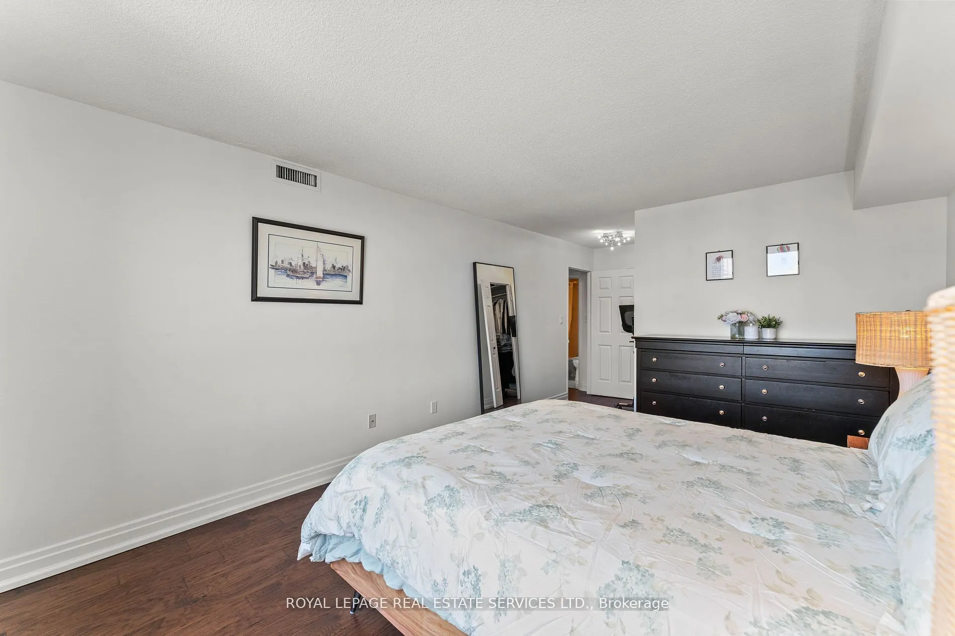 5444 Yonge Street, #1711