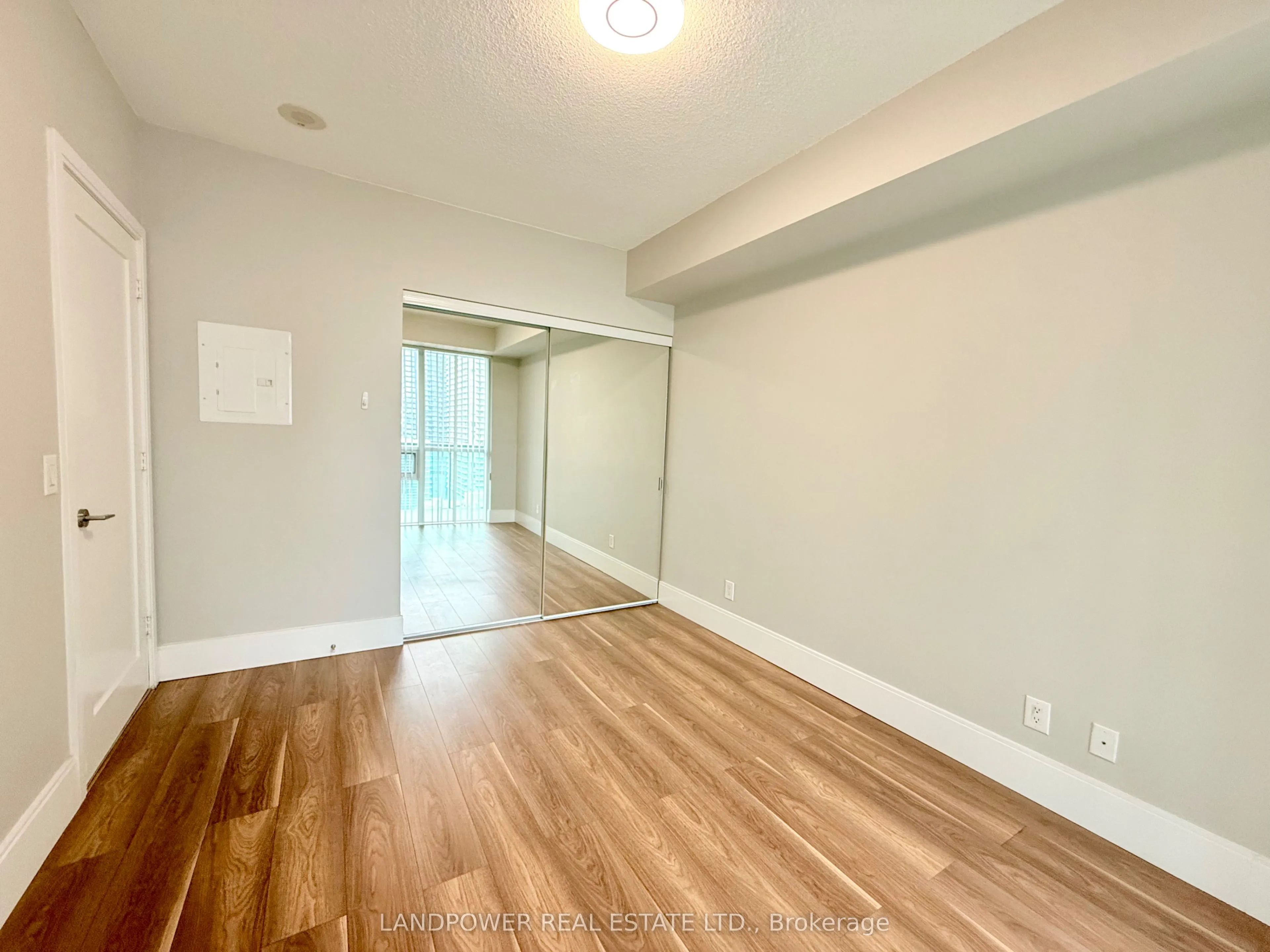 70 Roehampton Avenue, #1611