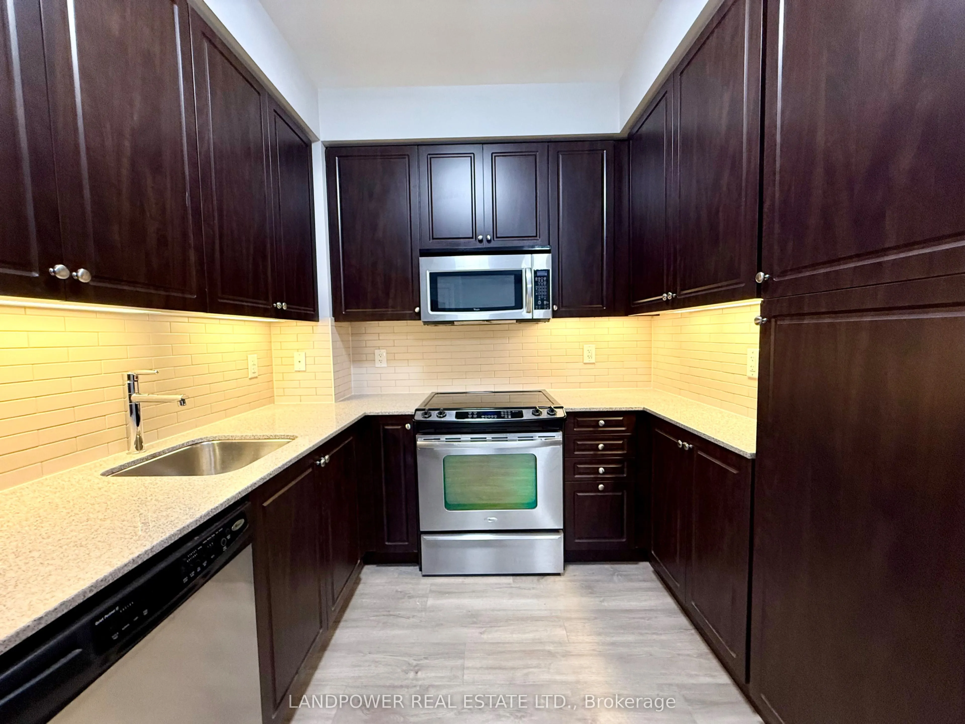 70 Roehampton Avenue, #1611