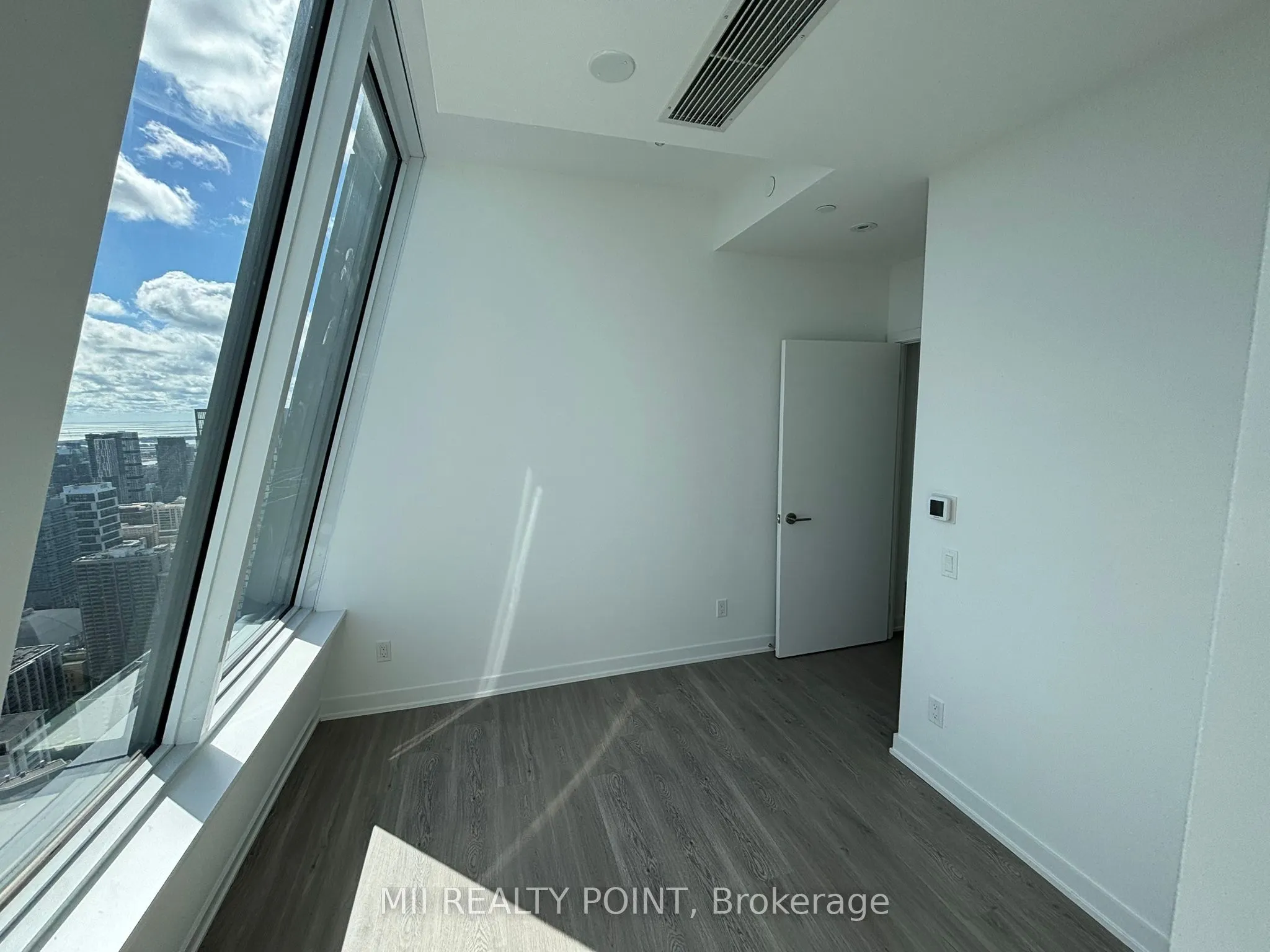 8 Wellesley Street W, #PH05