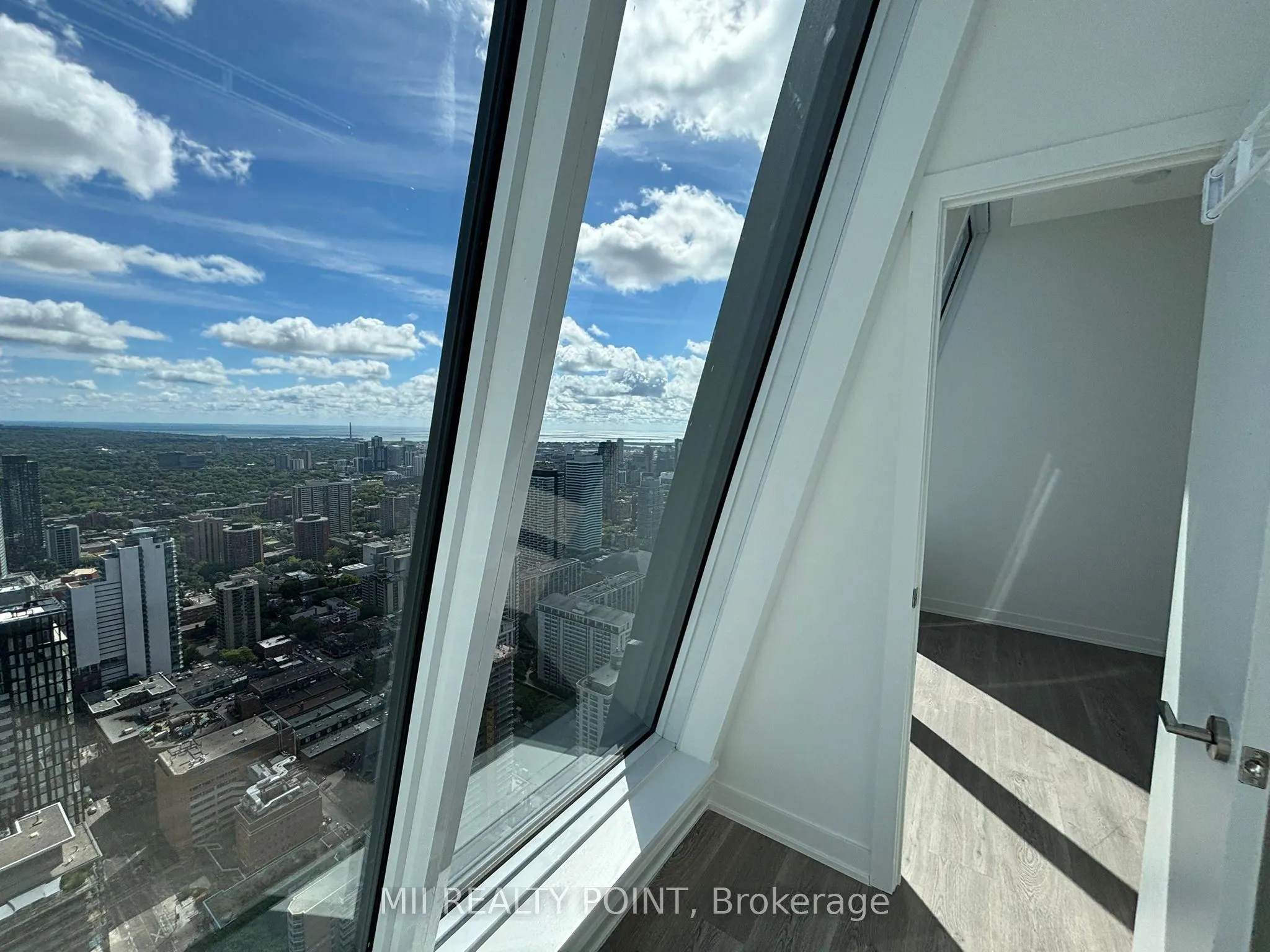 8 Wellesley Street W, #PH05