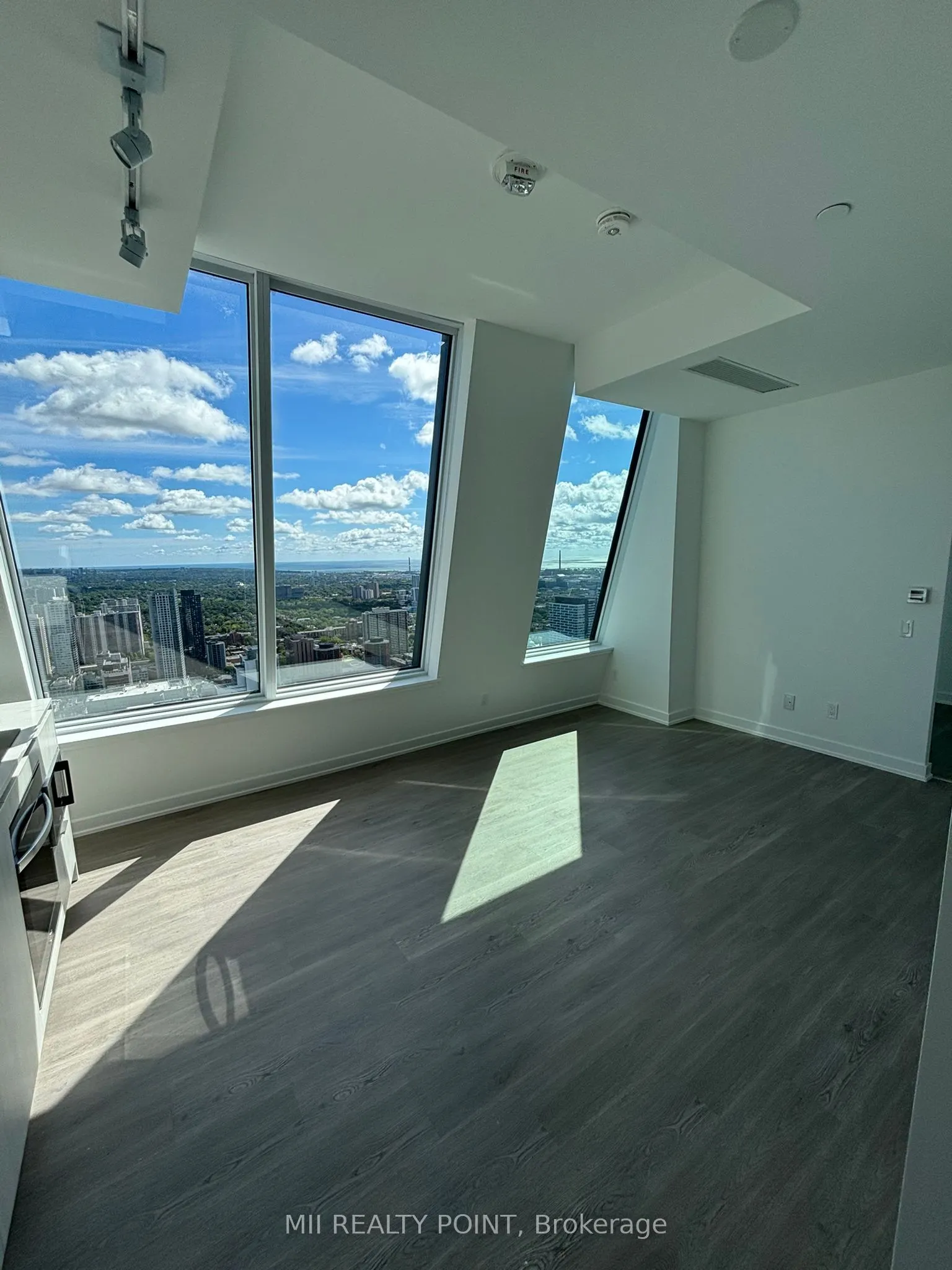 8 Wellesley Street W, #PH05