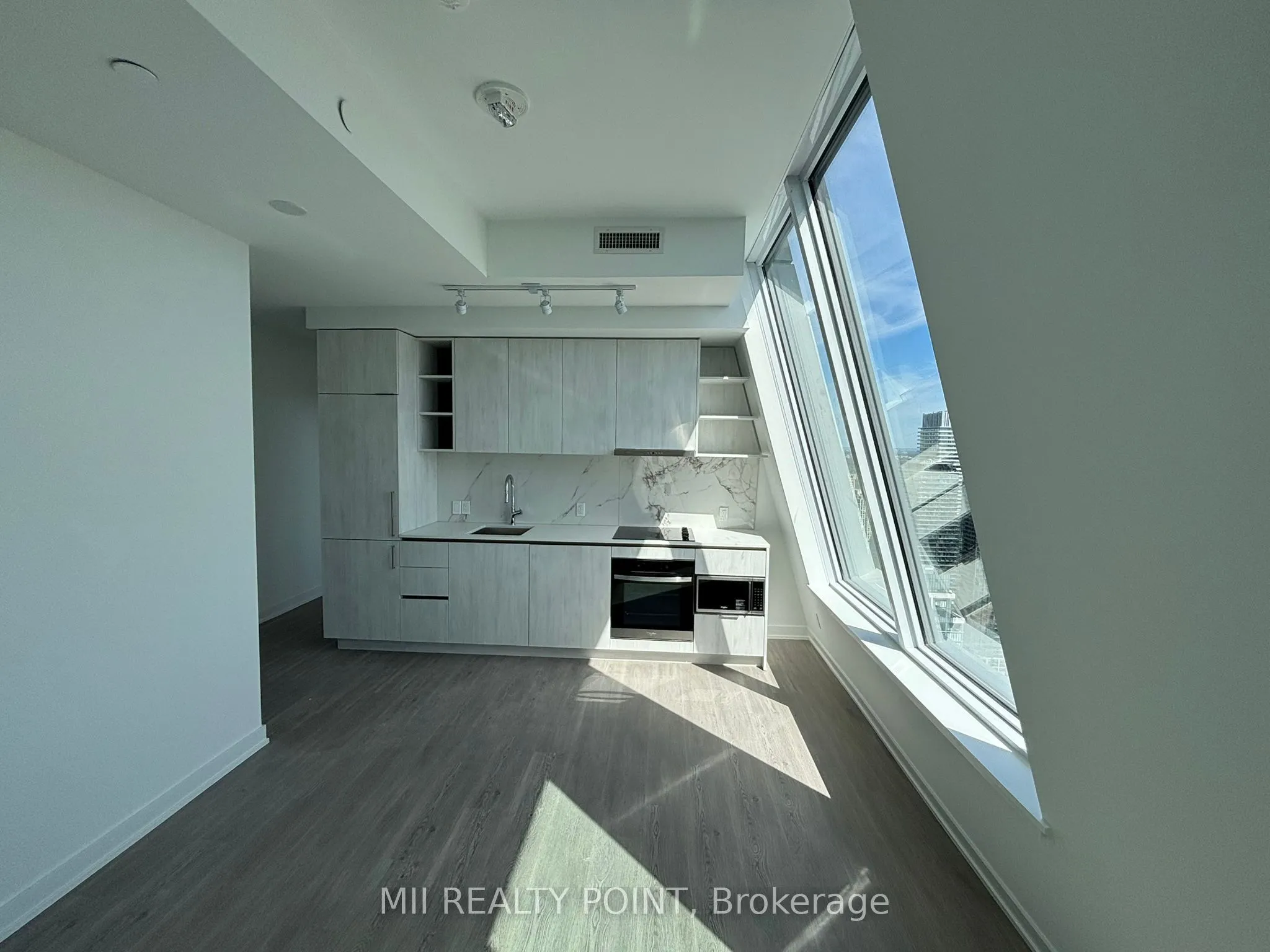 8 Wellesley Street W, #PH05