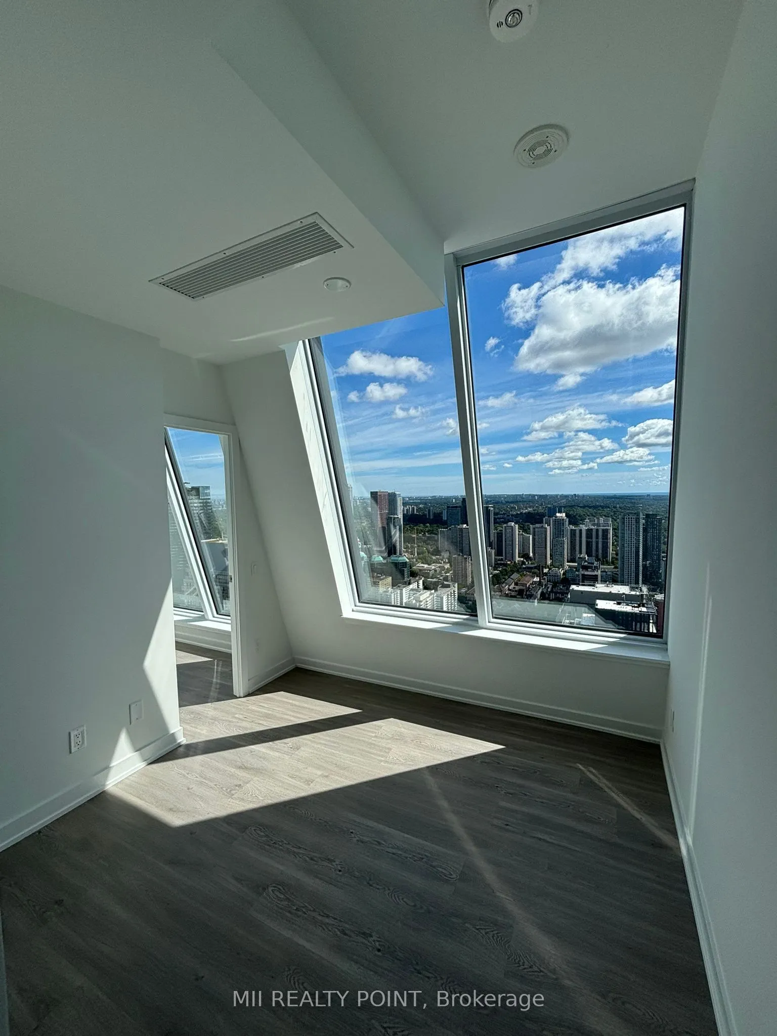 8 Wellesley Street W, #PH05