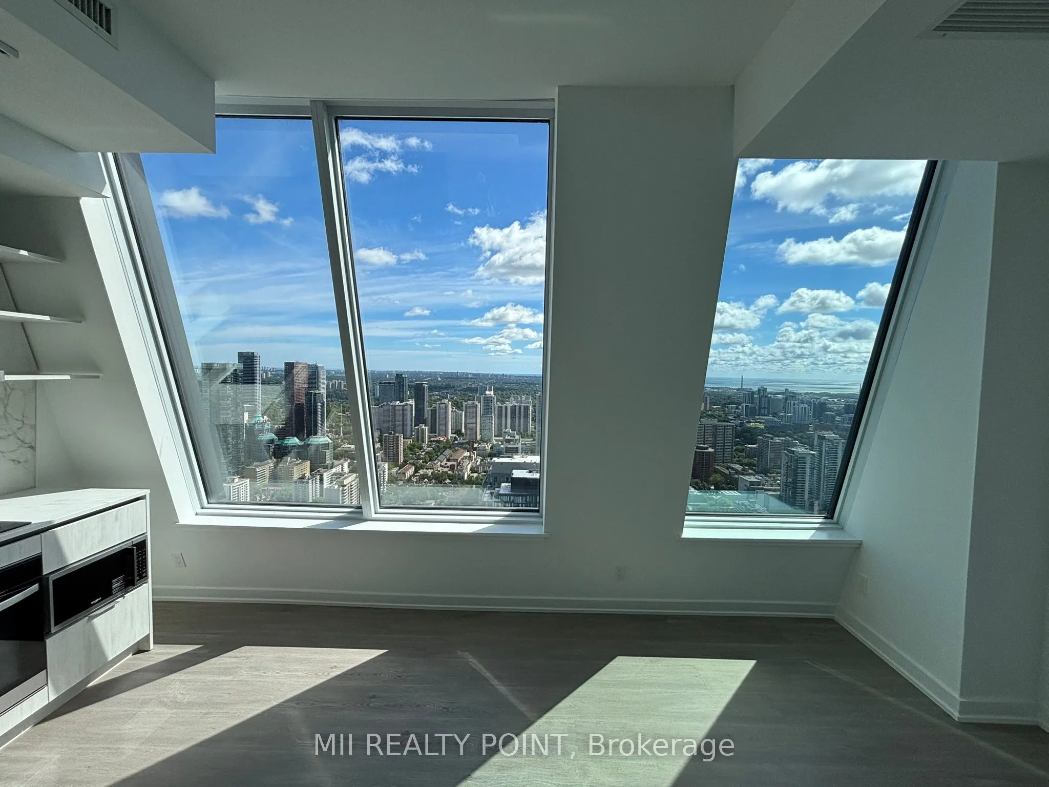 8 Wellesley Street W, #PH05