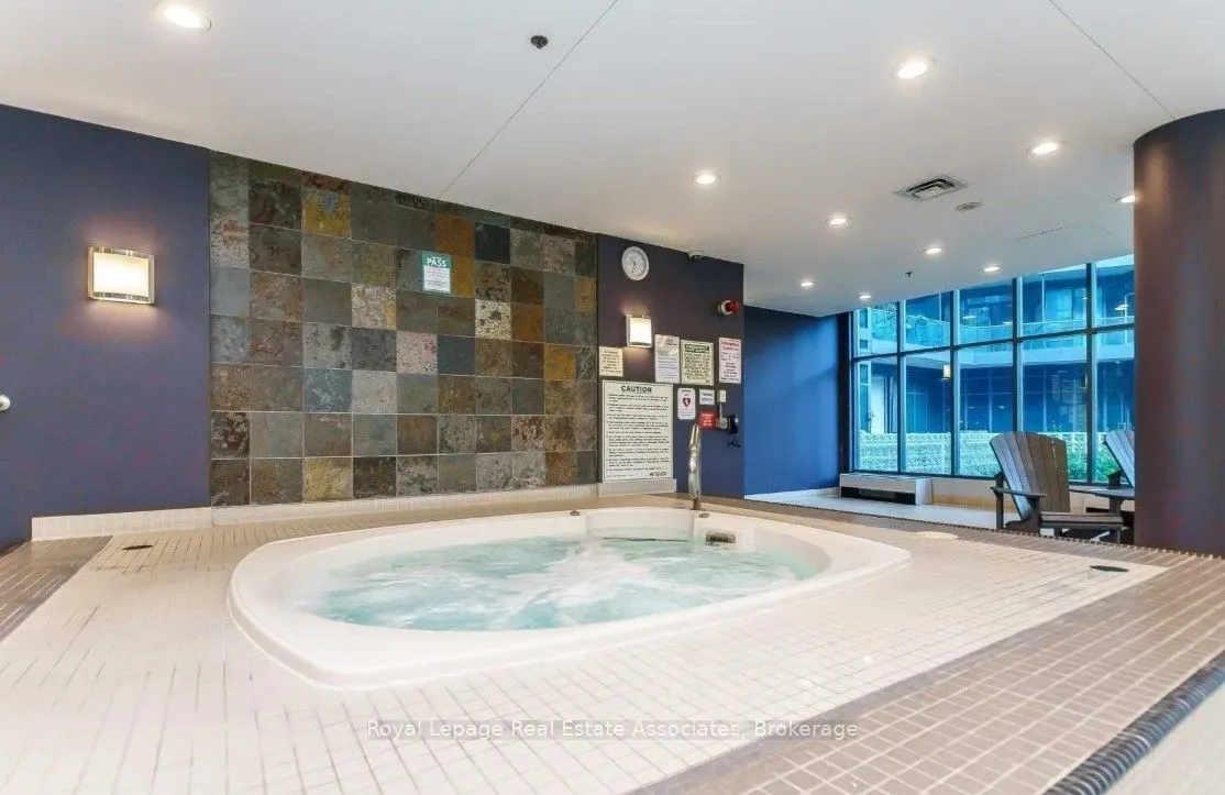 231 Fort York Boulevard, #1904