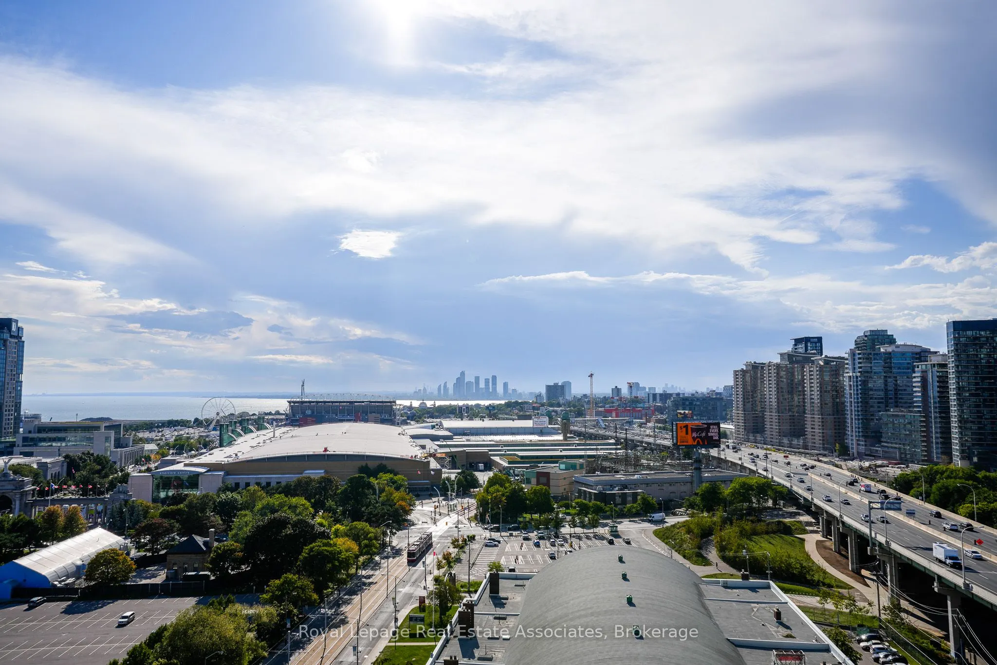 231 Fort York Boulevard, #1904