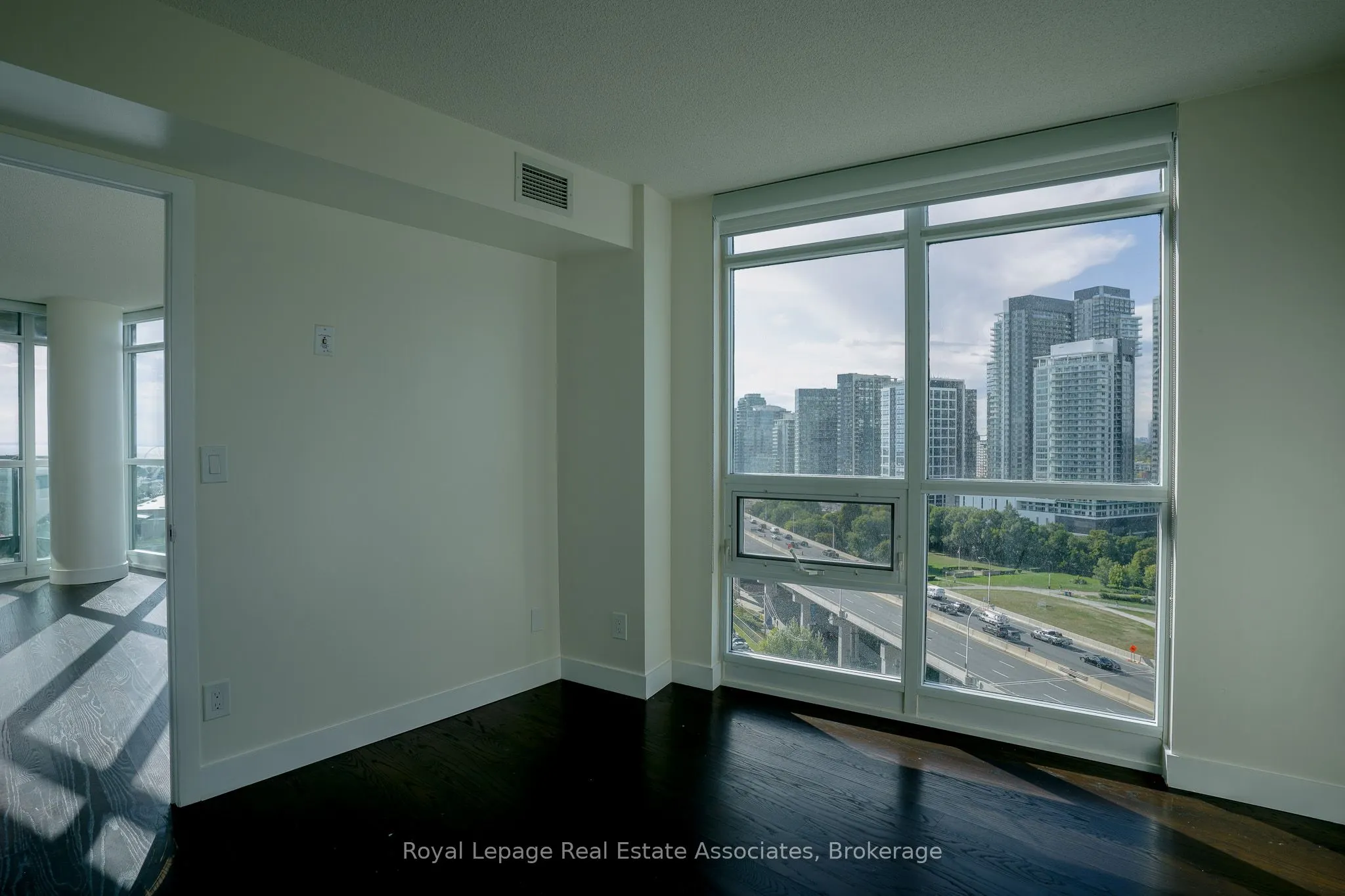 231 Fort York Boulevard, #1904