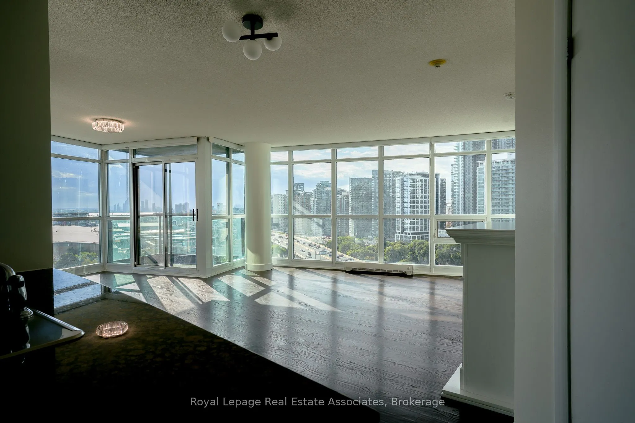 231 Fort York Boulevard, #1904