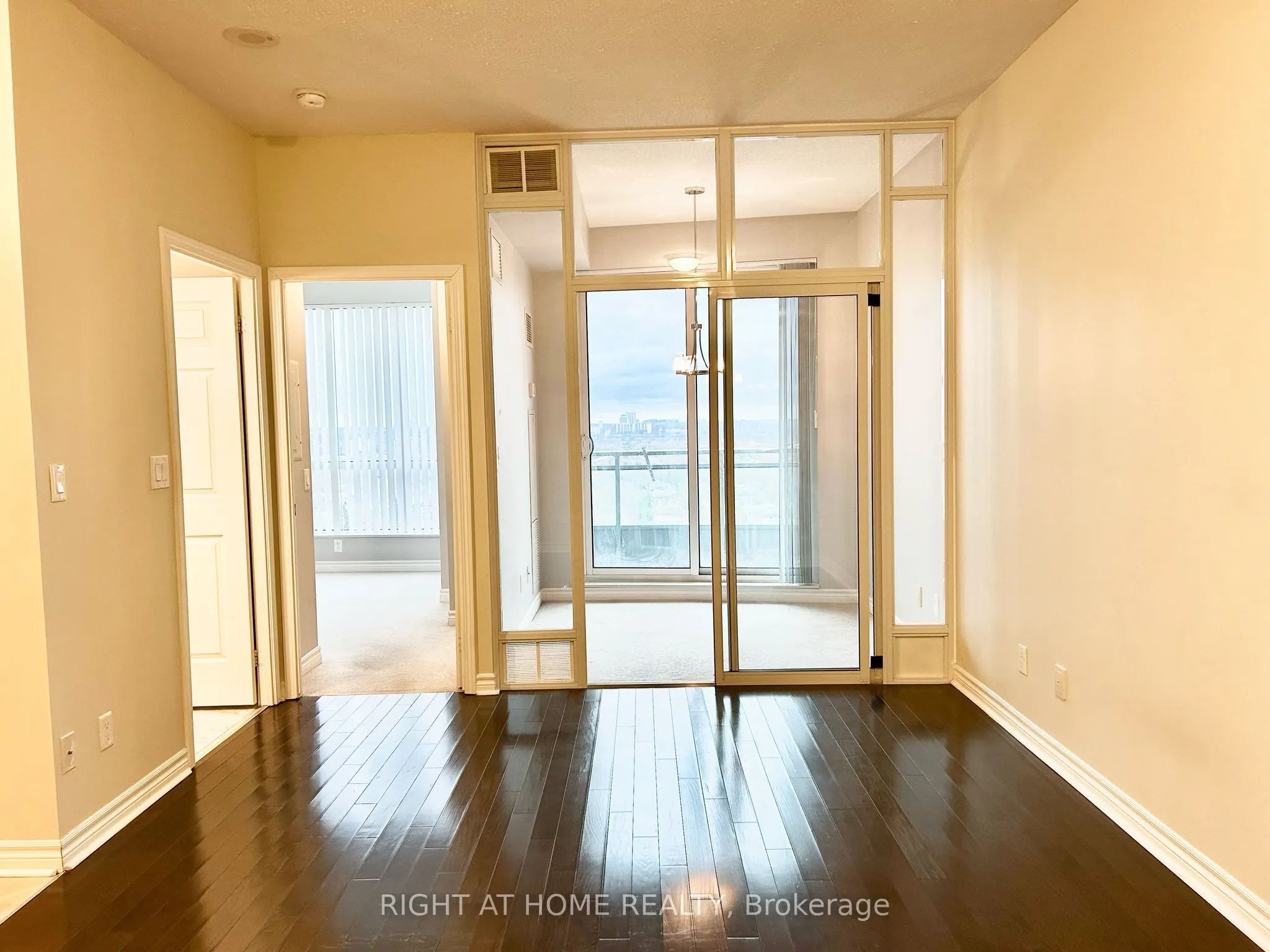 18 Holmes Avenue, #1901
