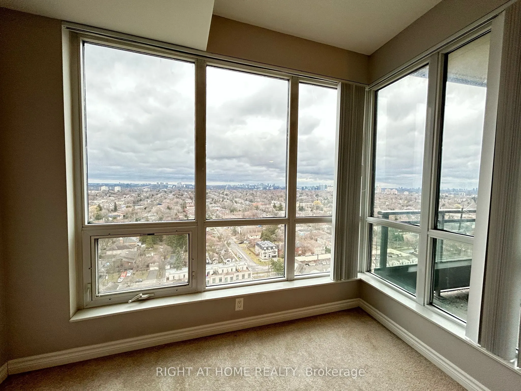18 Holmes Avenue, #1901