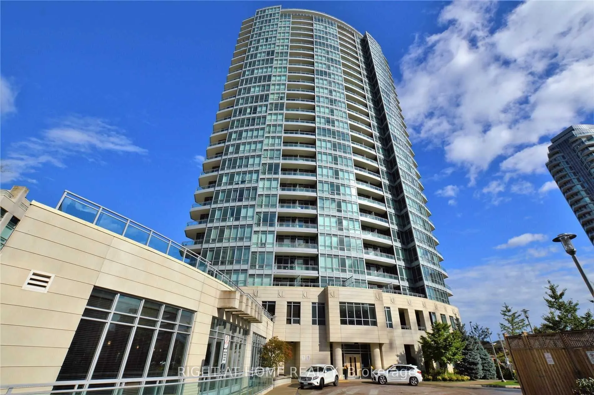 18 Holmes Avenue, #1901