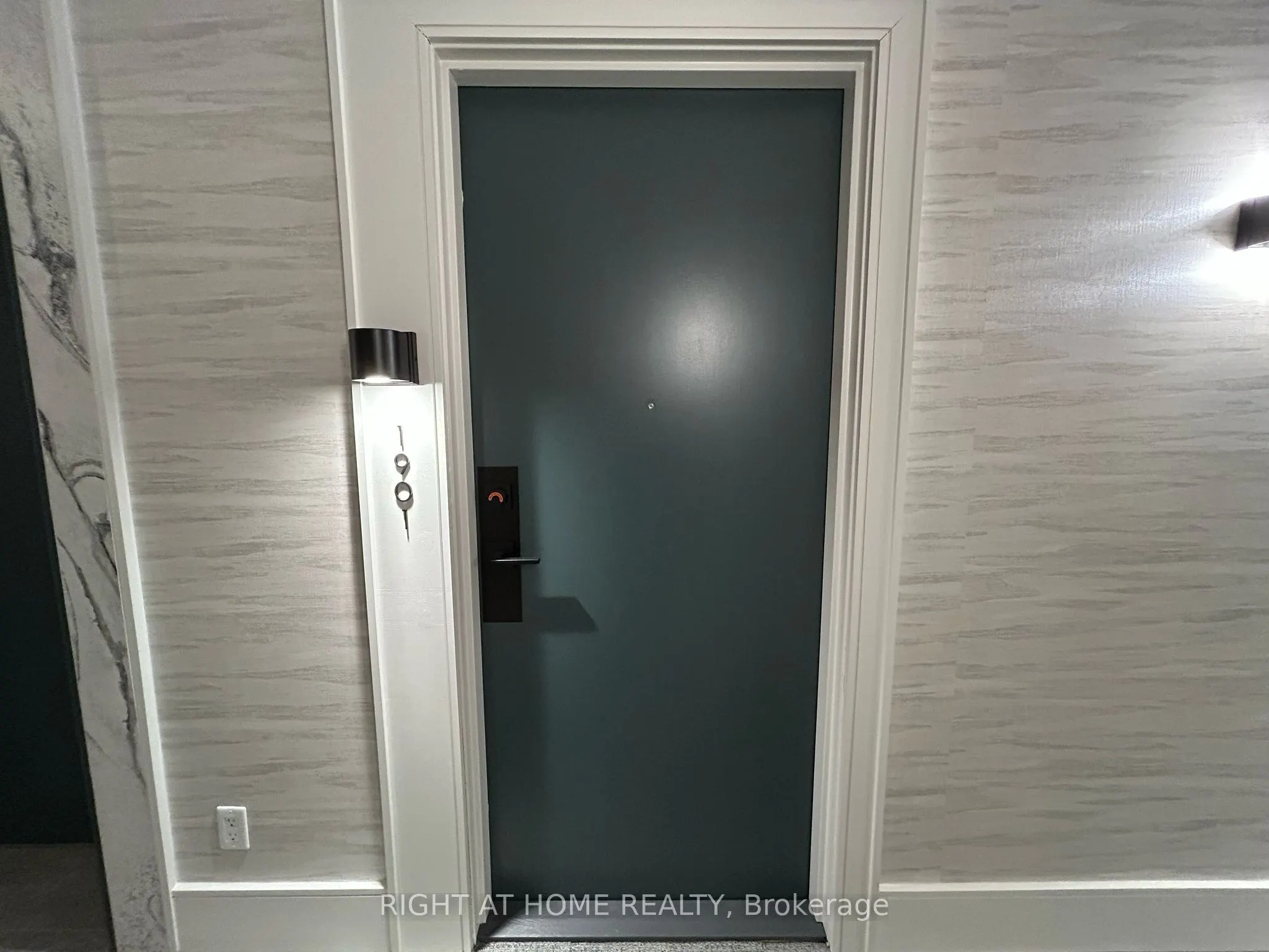 18 Holmes Avenue, #1901