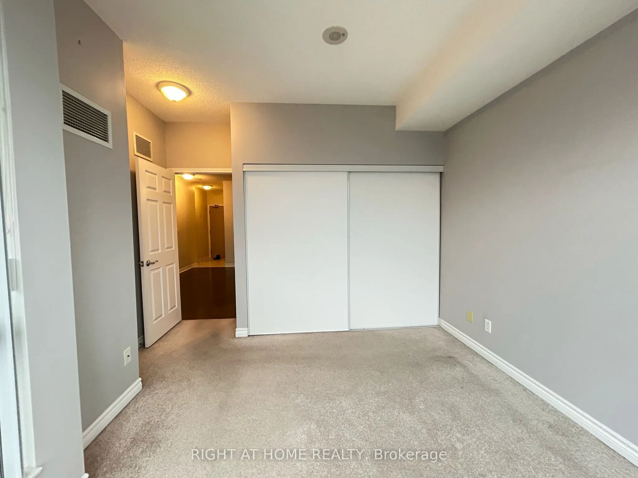 18 Holmes Avenue, #1901