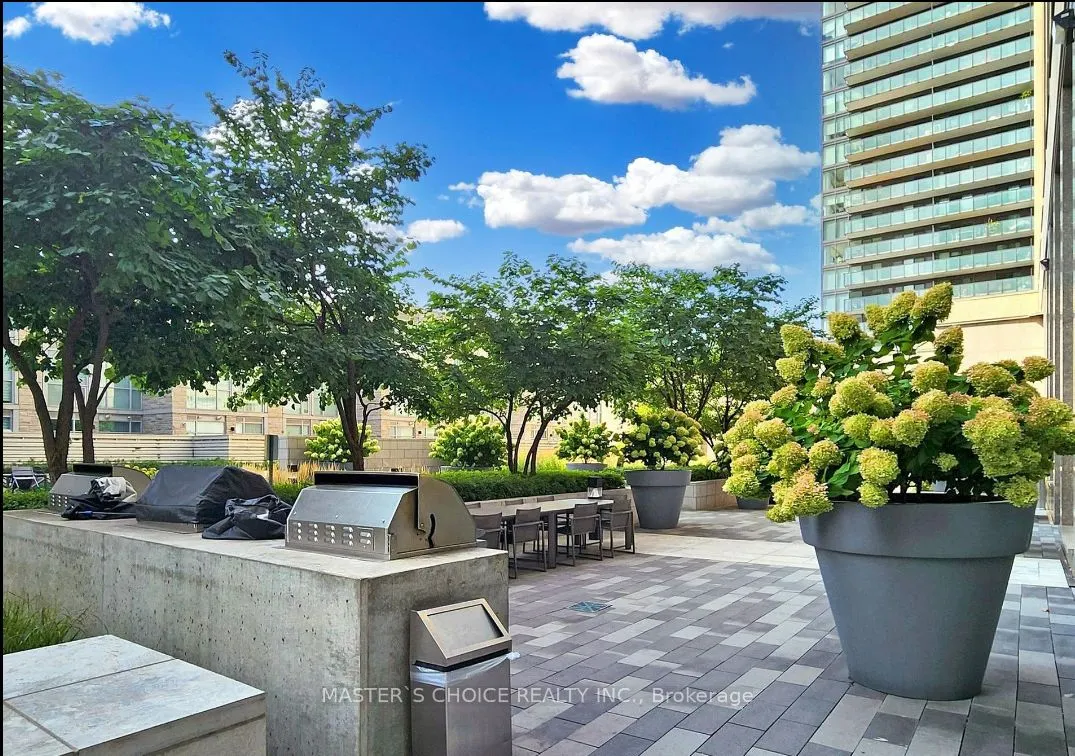 111 St Clair Avenue W, #409