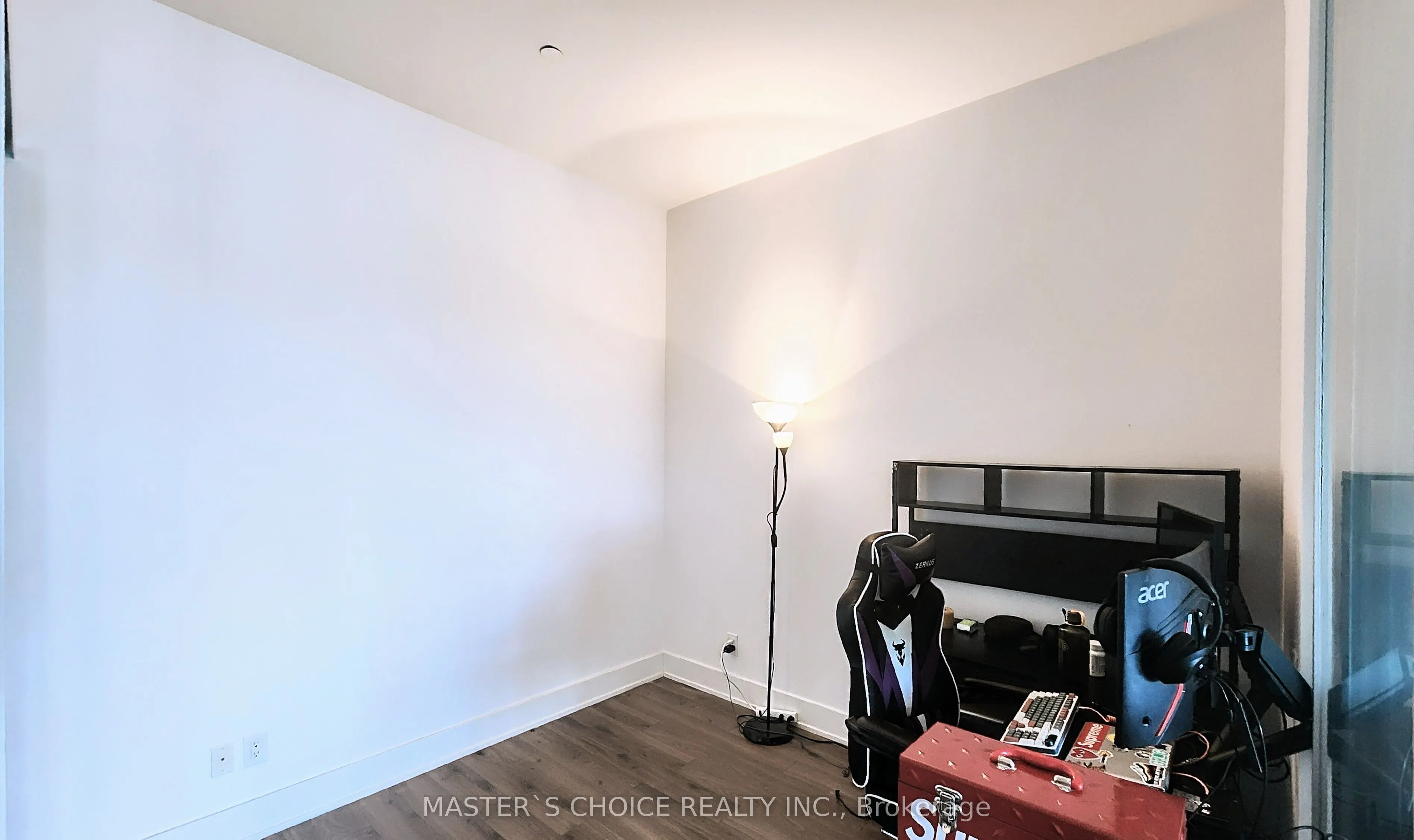 111 St Clair Avenue W, #409