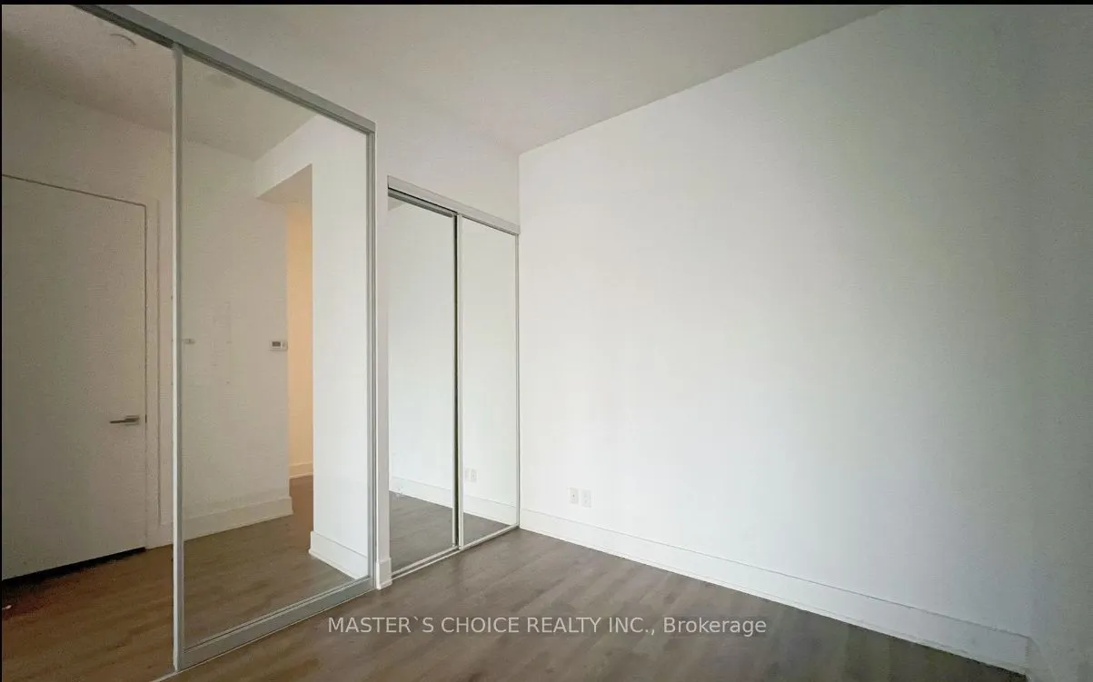 111 St Clair Avenue W, #409