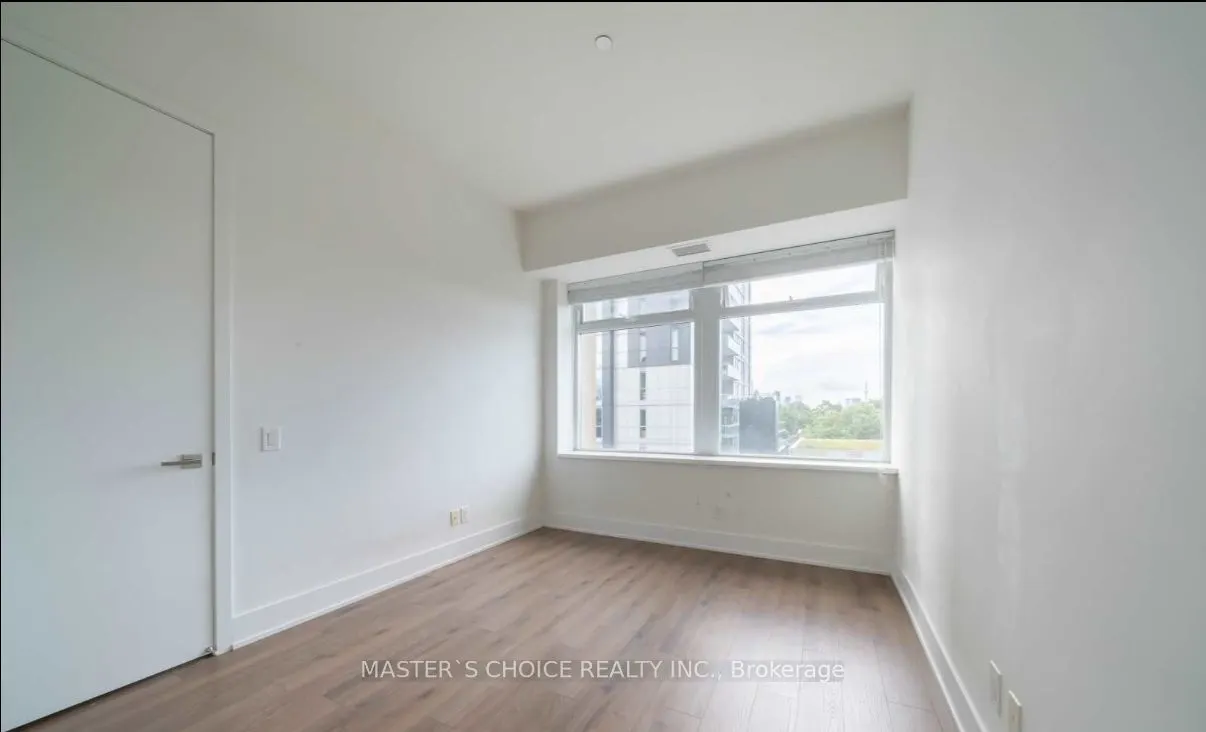 111 St Clair Avenue W, #409
