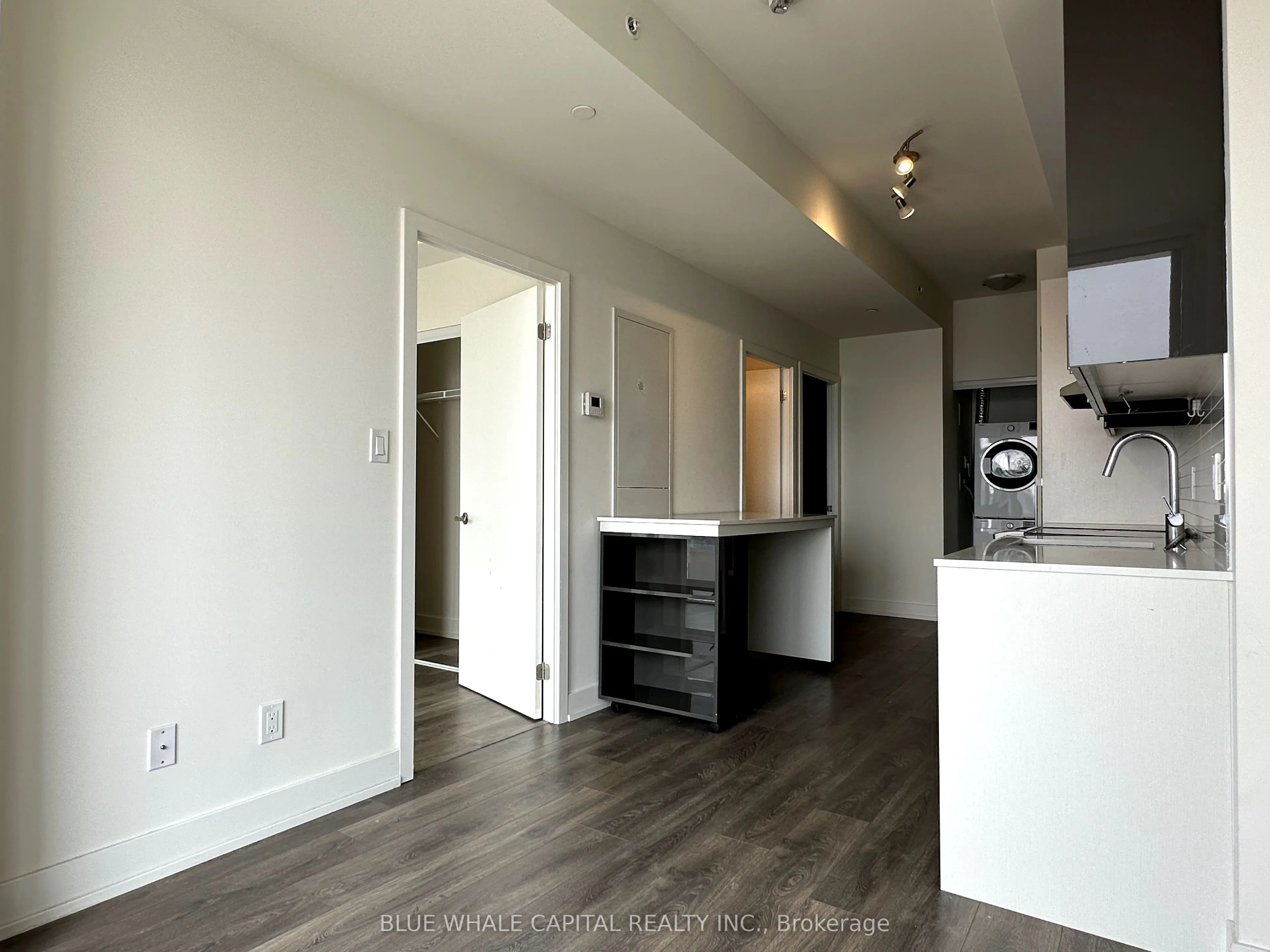 180 Fairview Mall Drive, #1813