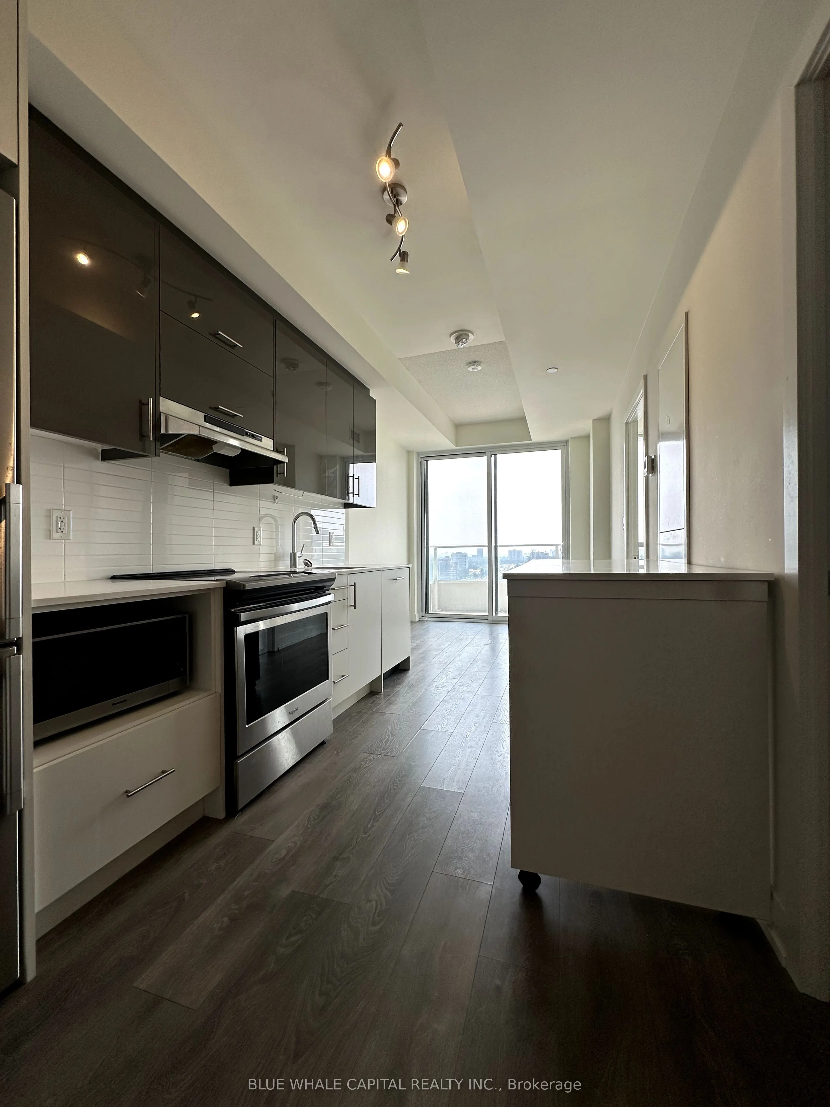 180 Fairview Mall Drive, #1813