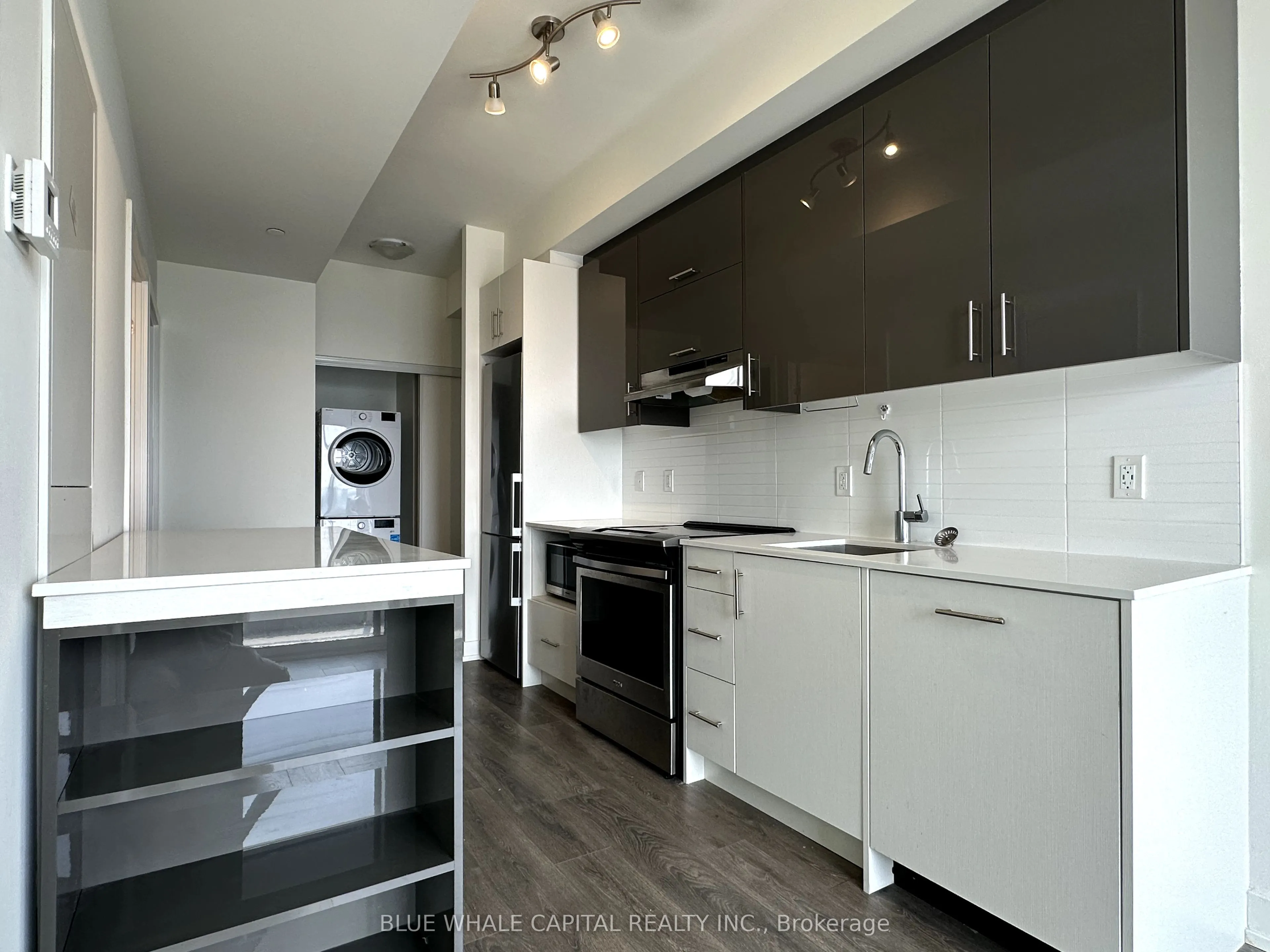 180 Fairview Mall Drive, #1813