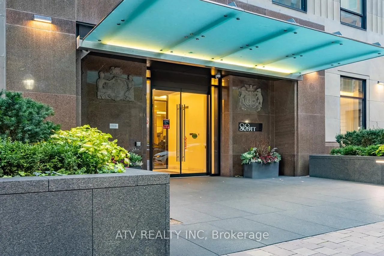 88 Scott Street, #601