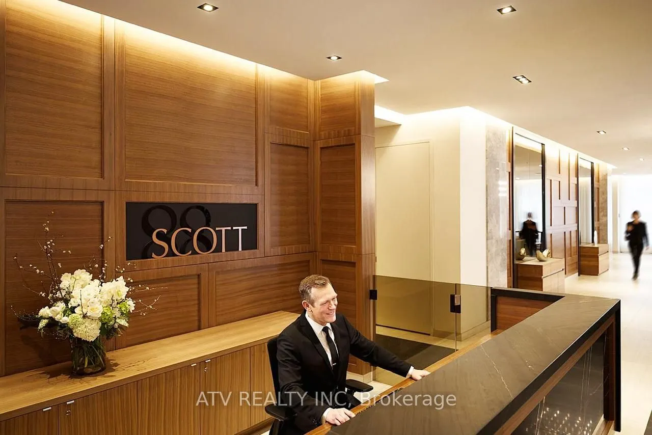 88 Scott Street, #601