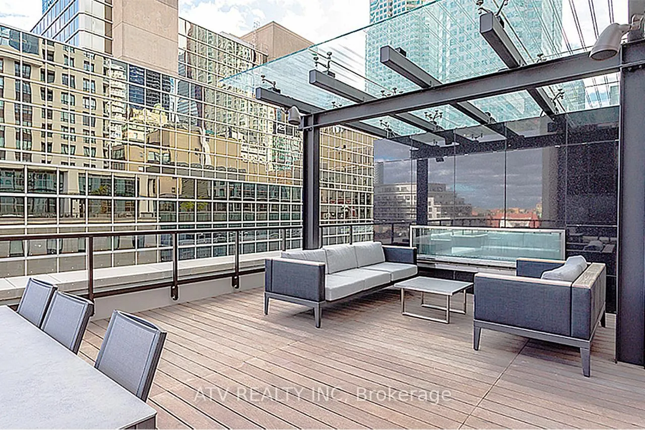 88 Scott Street, #601