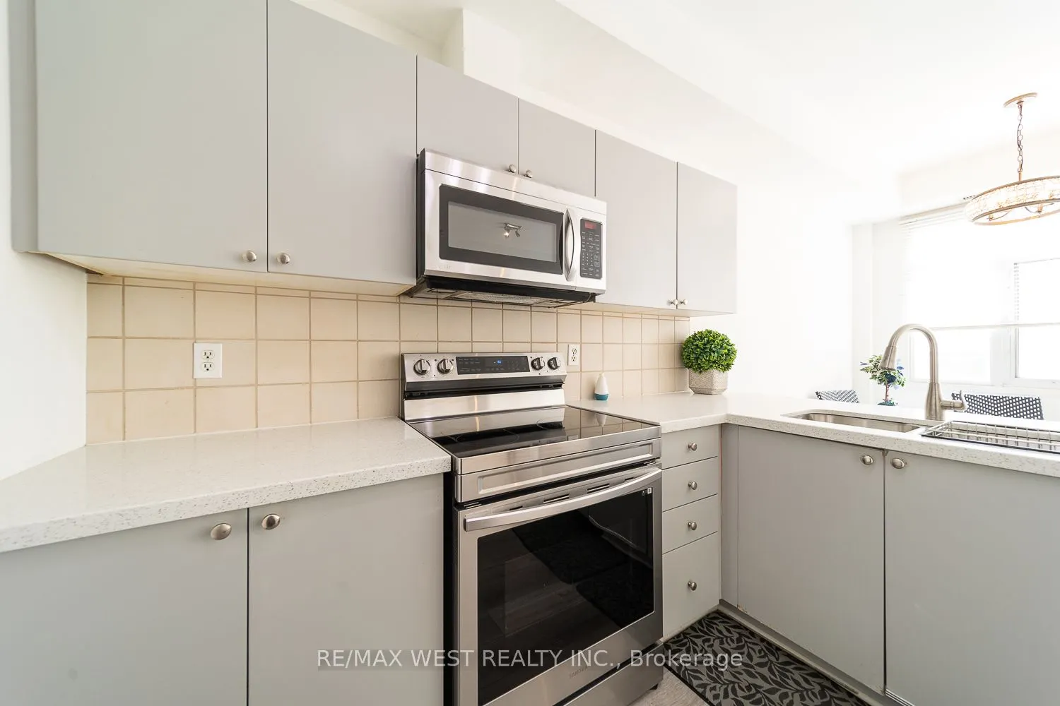 500 Richmond Street W, #309