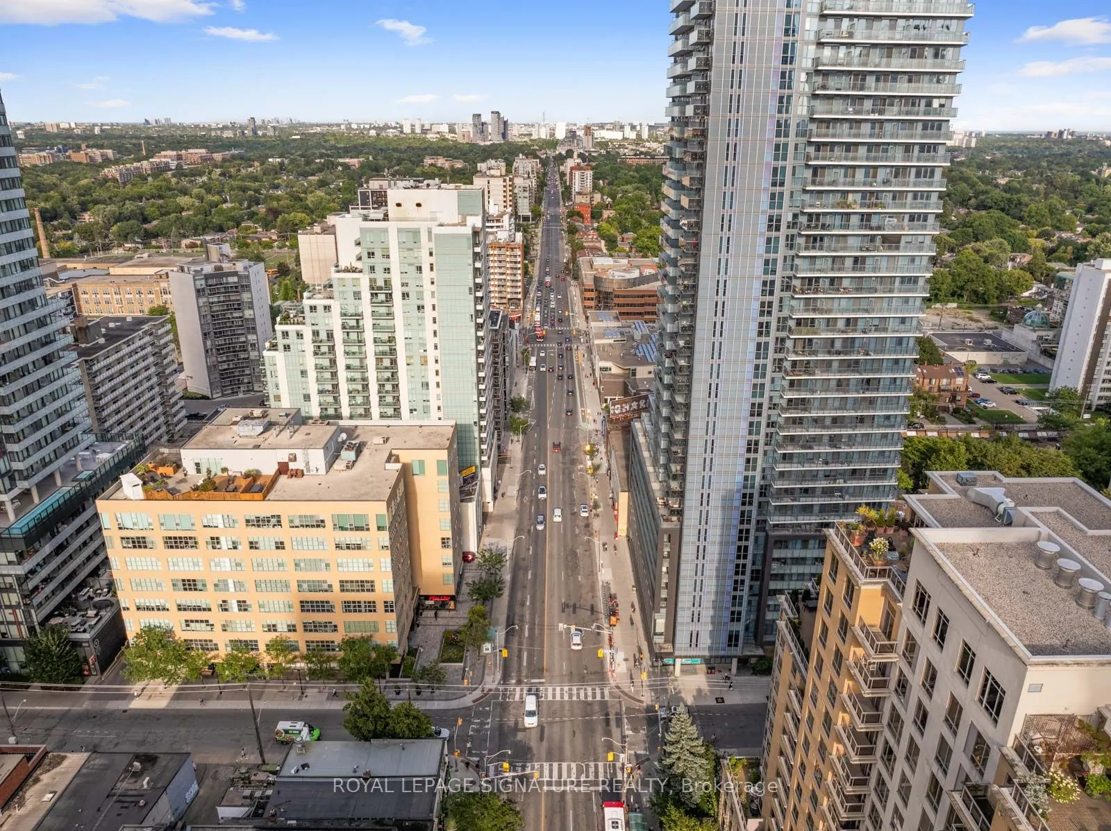 212 Eglinton Avenue E, #605