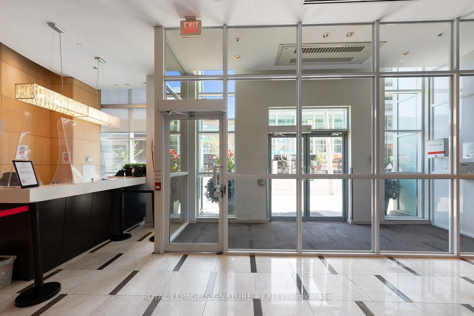 212 Eglinton Avenue E, #605