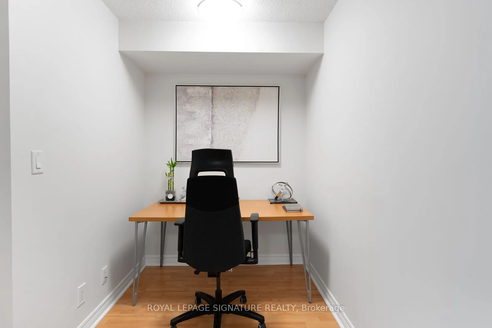 212 Eglinton Avenue E, #605
