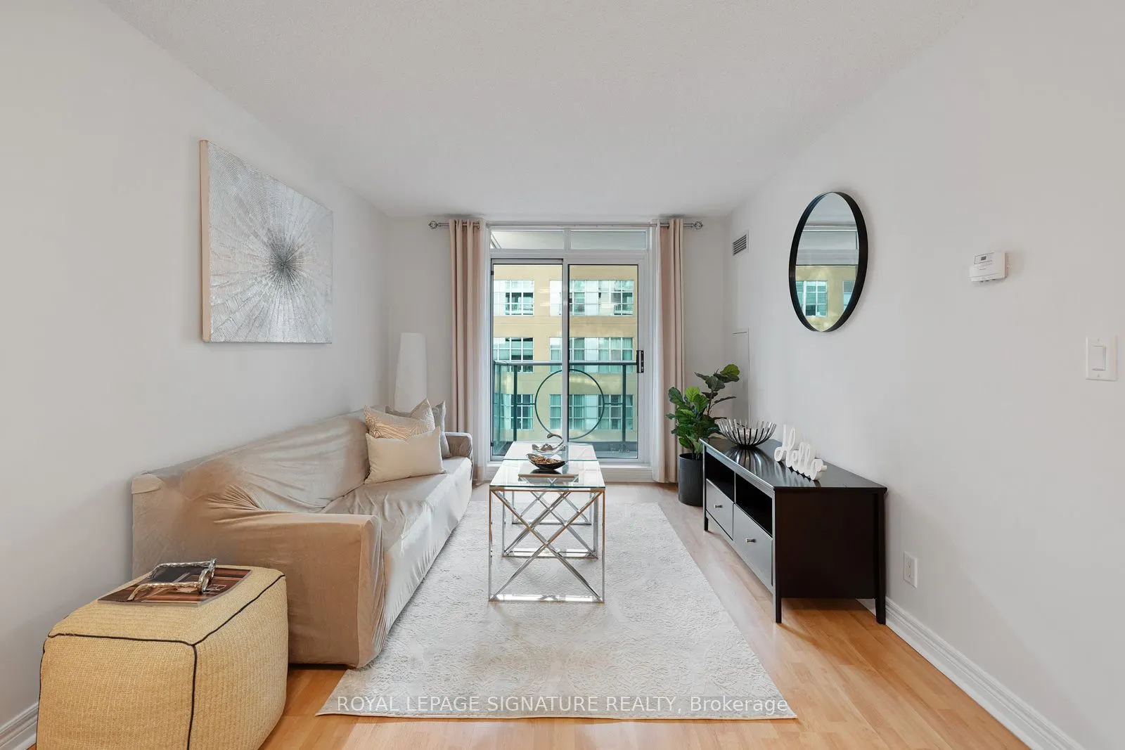 212 Eglinton Avenue E, #605