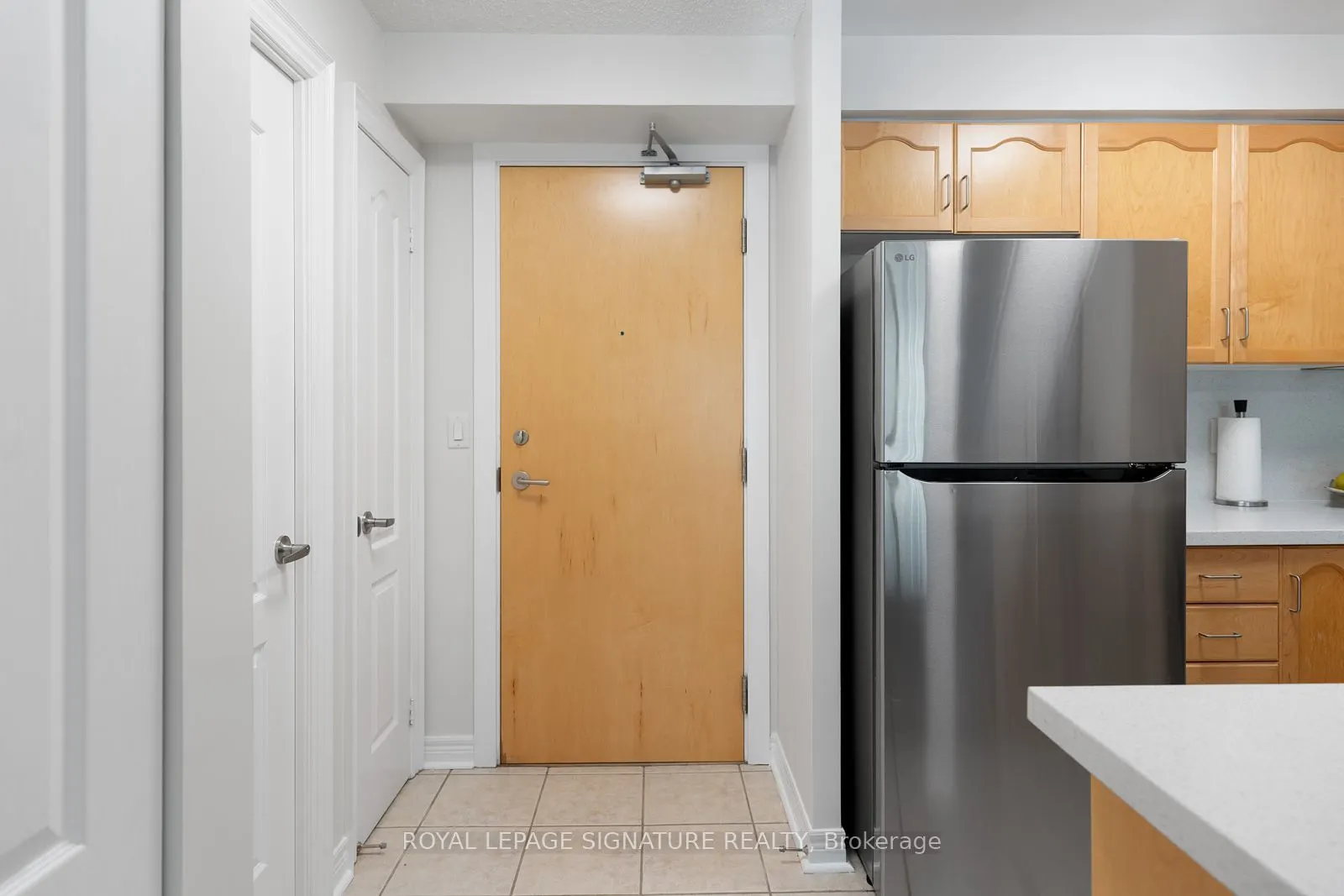 212 Eglinton Avenue E, #605