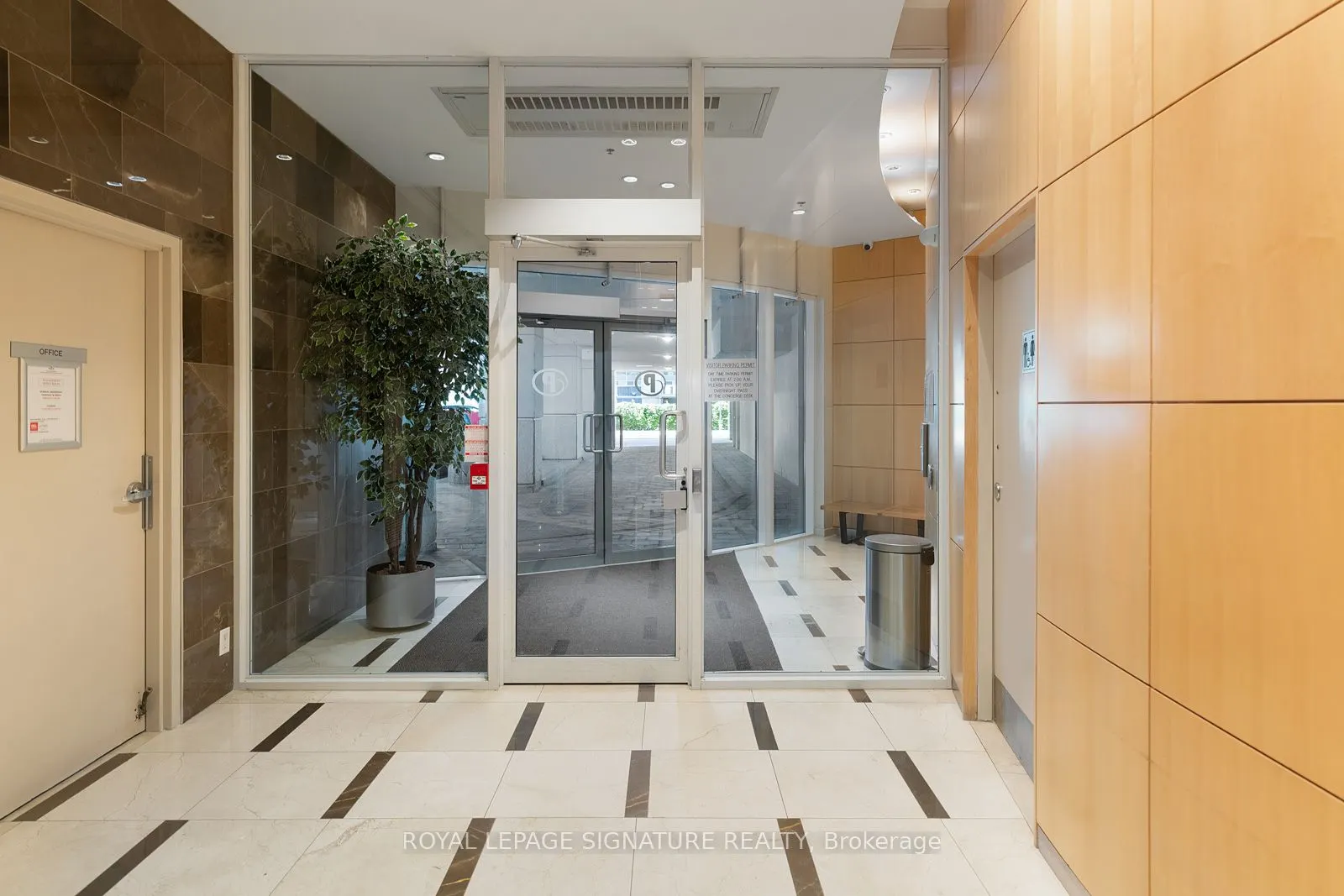 212 Eglinton Avenue E, #605