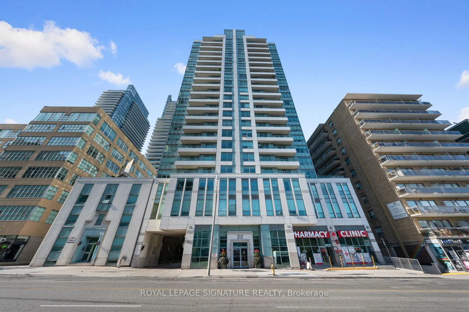 212 Eglinton Avenue E, #605
