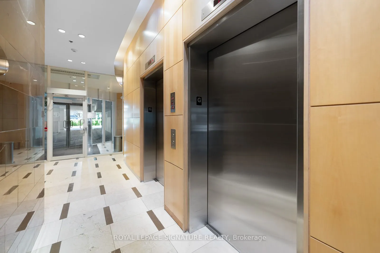212 Eglinton Avenue E, #605
