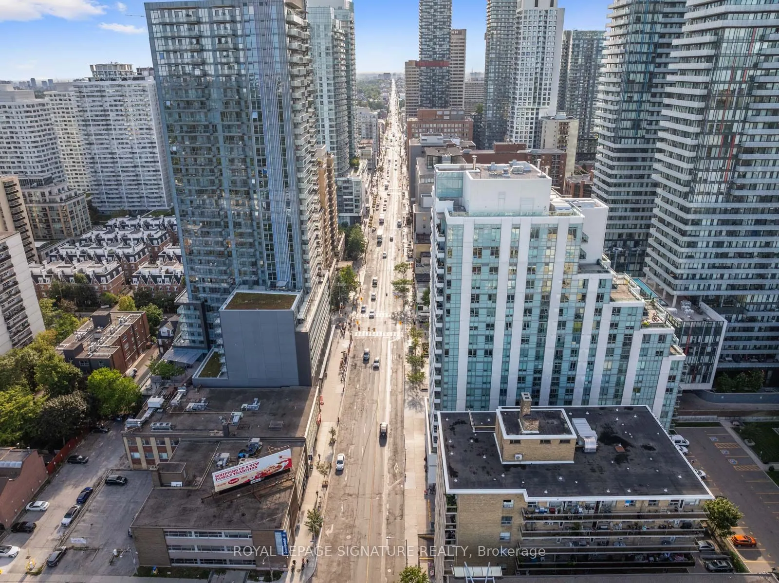 212 Eglinton Avenue E, #605