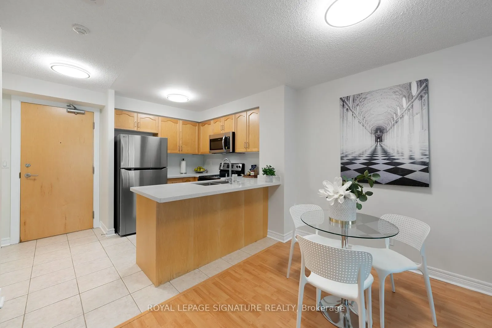 212 Eglinton Avenue E, #605