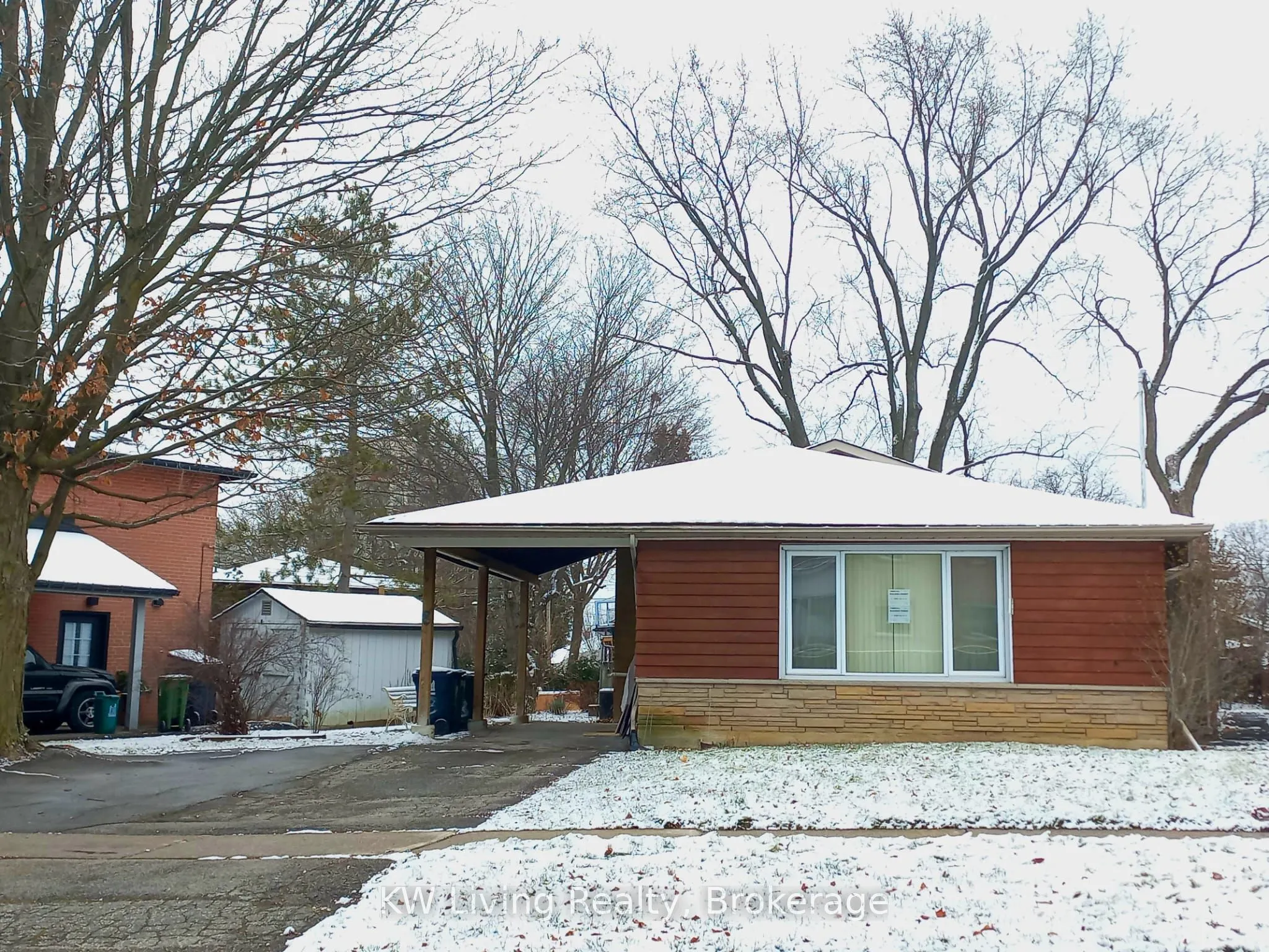 8 Clareville Crescent