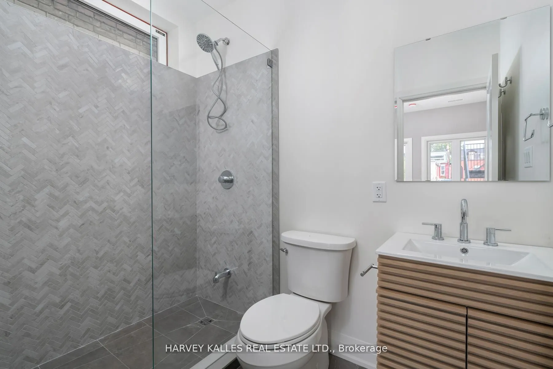 24 Sullivan Street, #Apartment #3 (2nd floor)