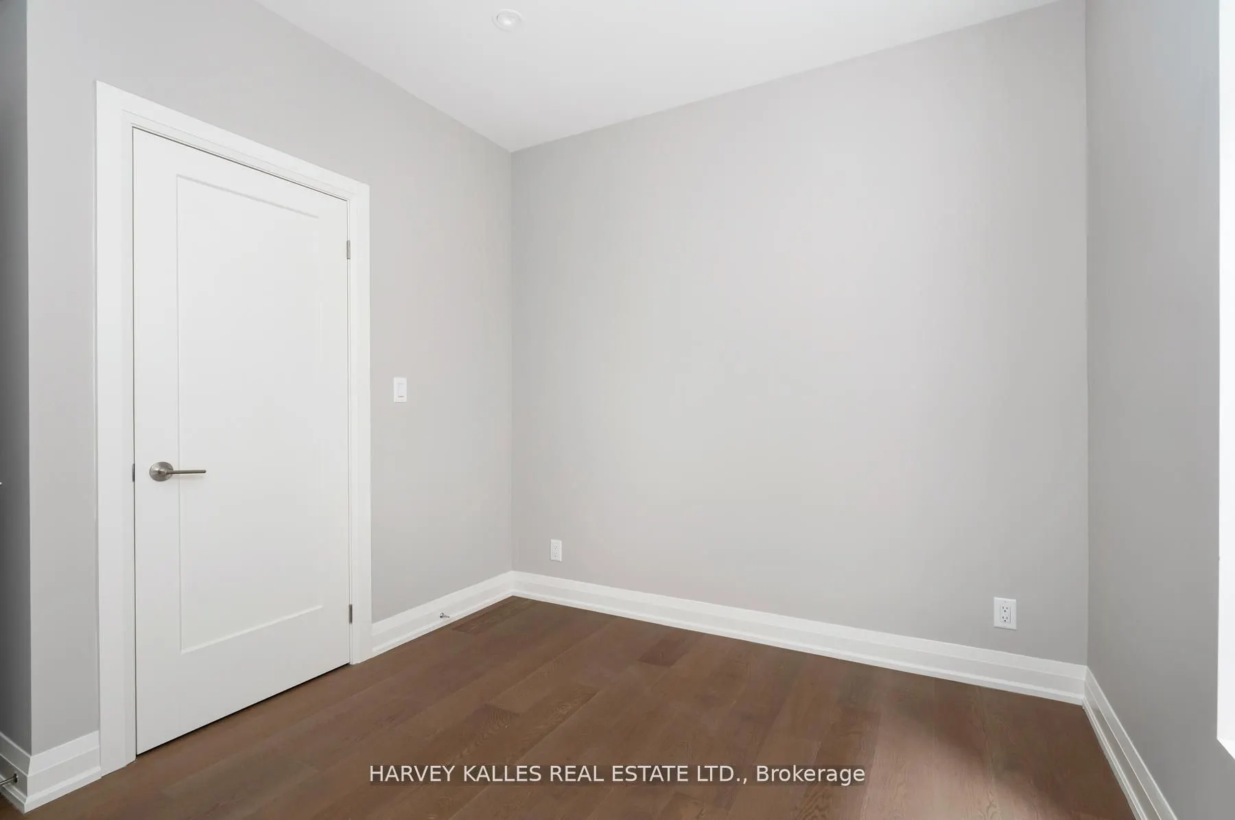 24 Sullivan Street, #Apartment #3 (2nd floor)