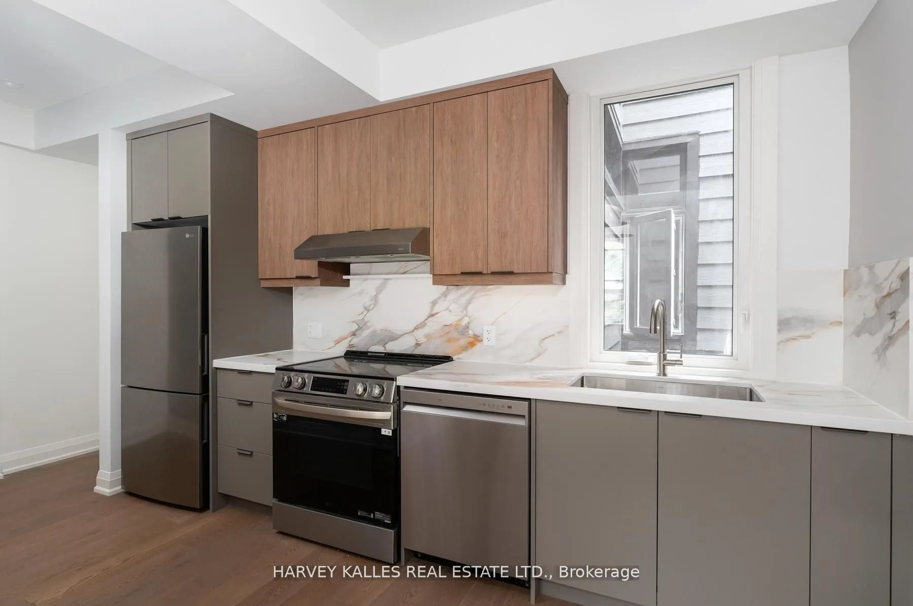 24 Sullivan Street, #Apartment #3 (2nd floor)