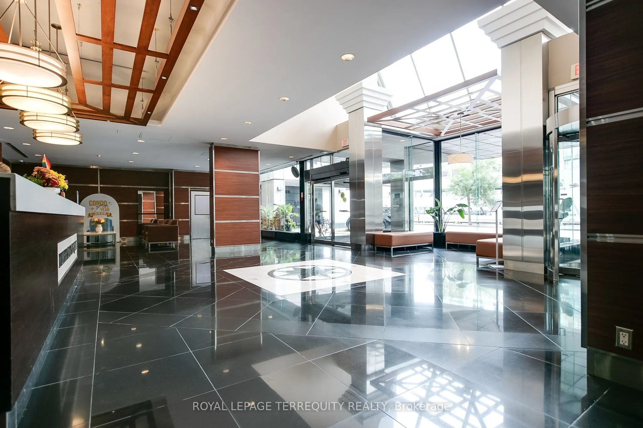77 Harbour Square, #2707