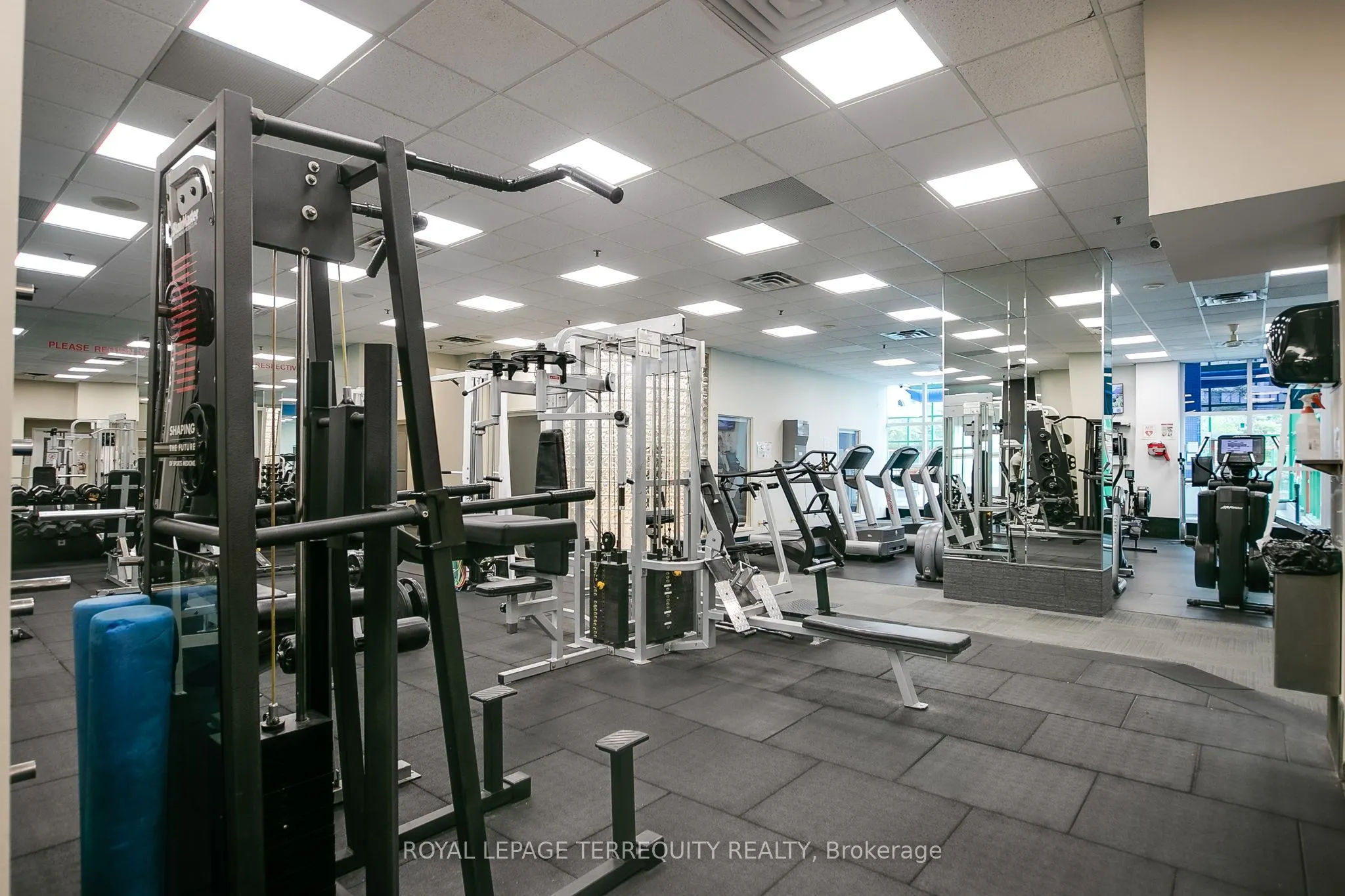 77 Harbour Square, #2707