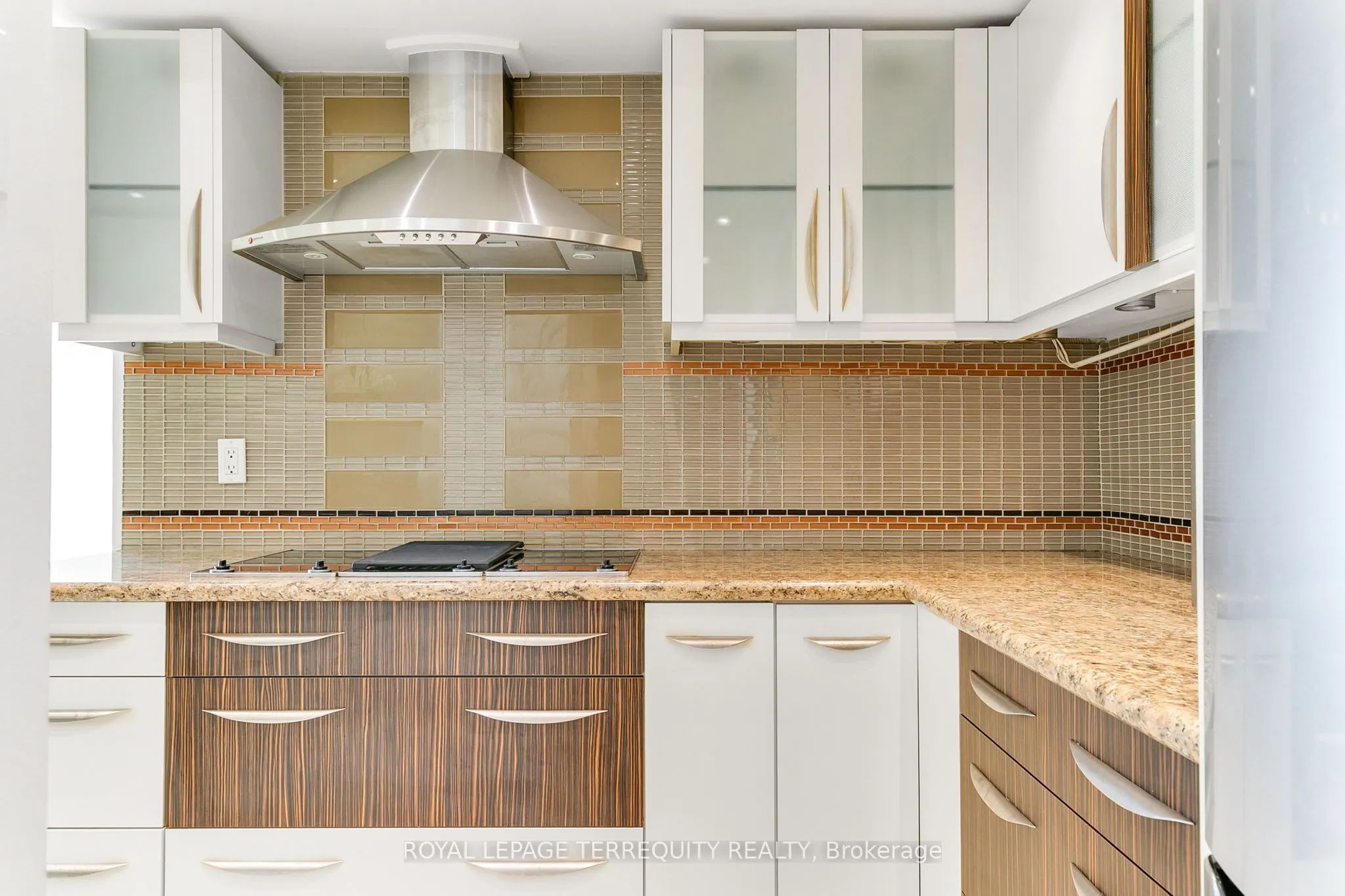 77 Harbour Square, #2707