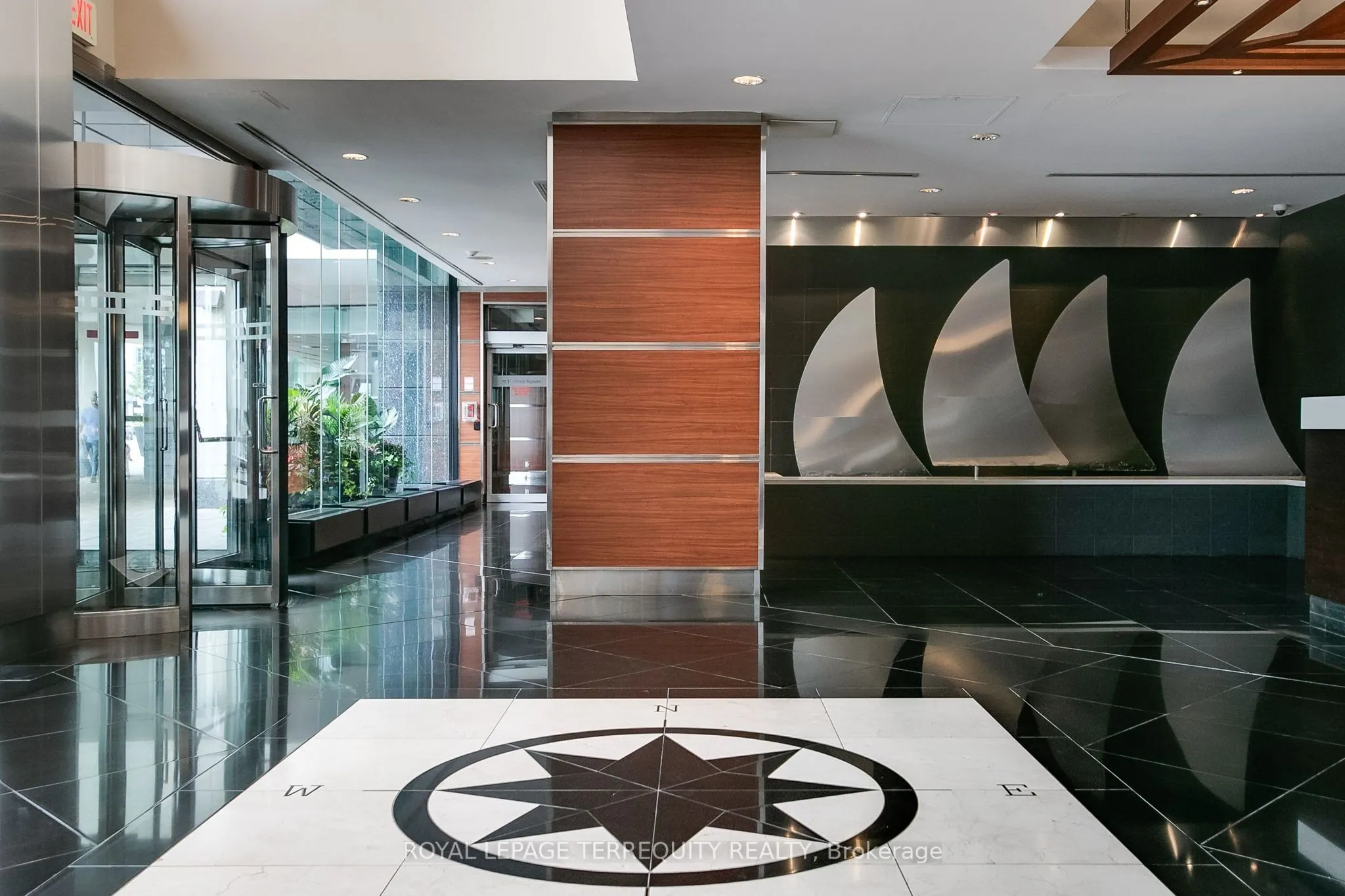 77 Harbour Square, #2707